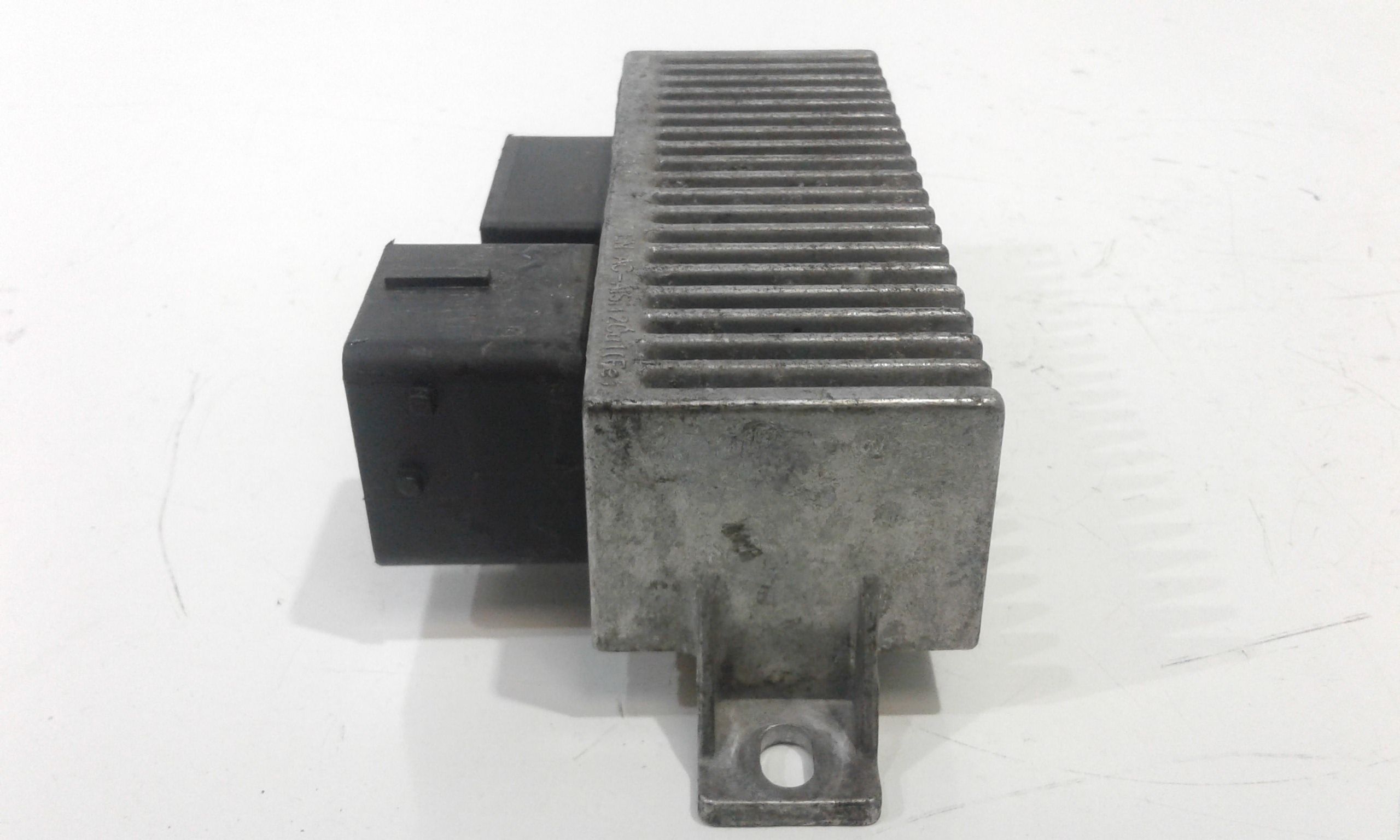 Relè Preriscaldamento Candelette 95522315 Usato