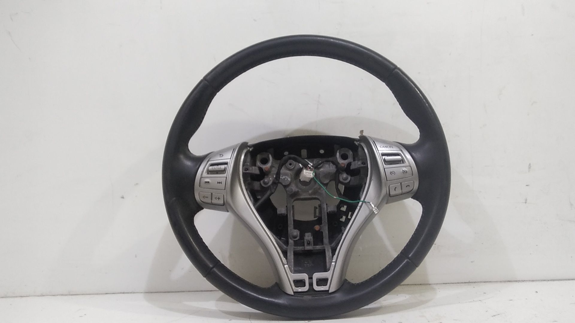 Volante 484304EJ1A Usato