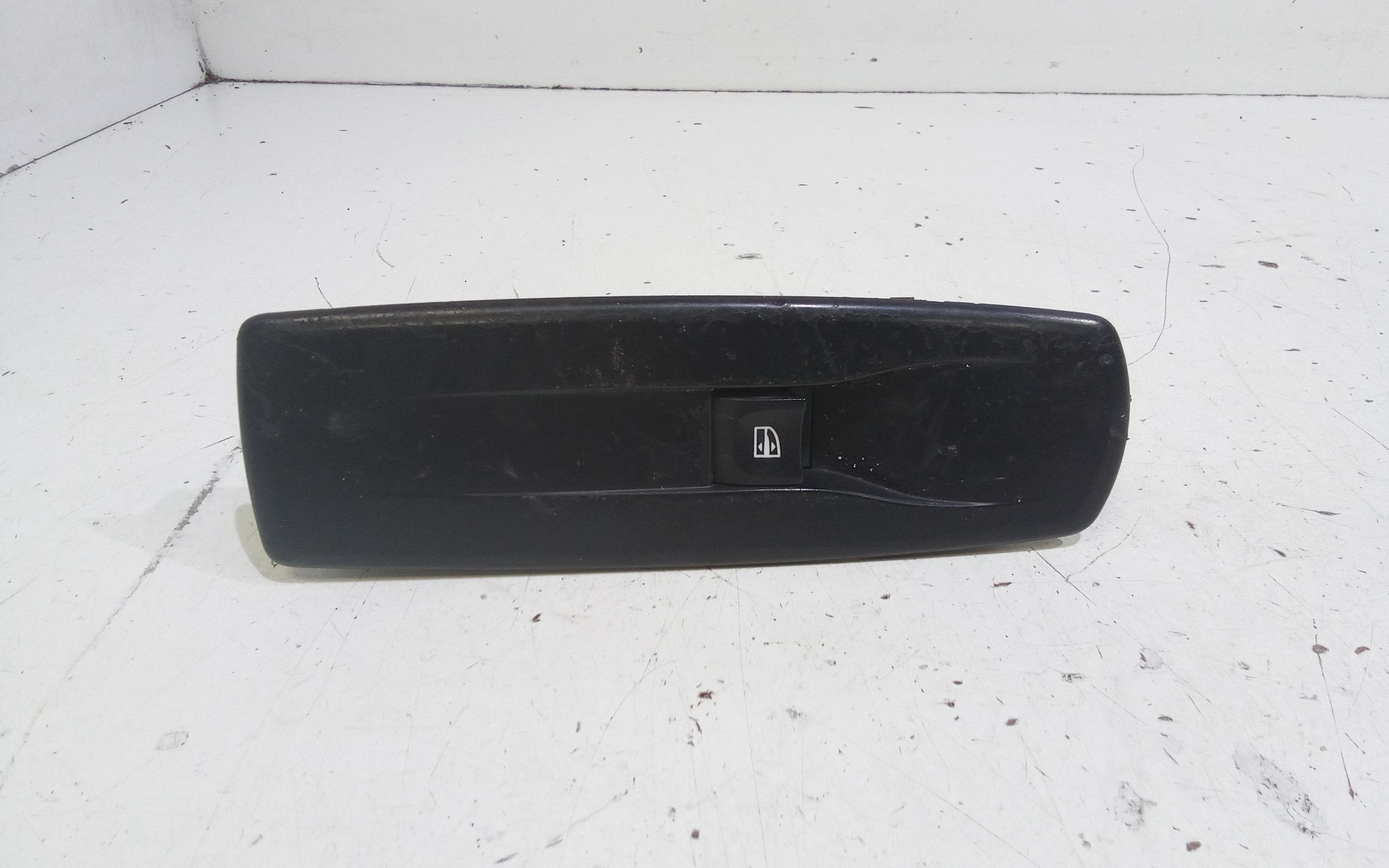 Interruttore Alzacristalli Porta Ant. Destro Usato