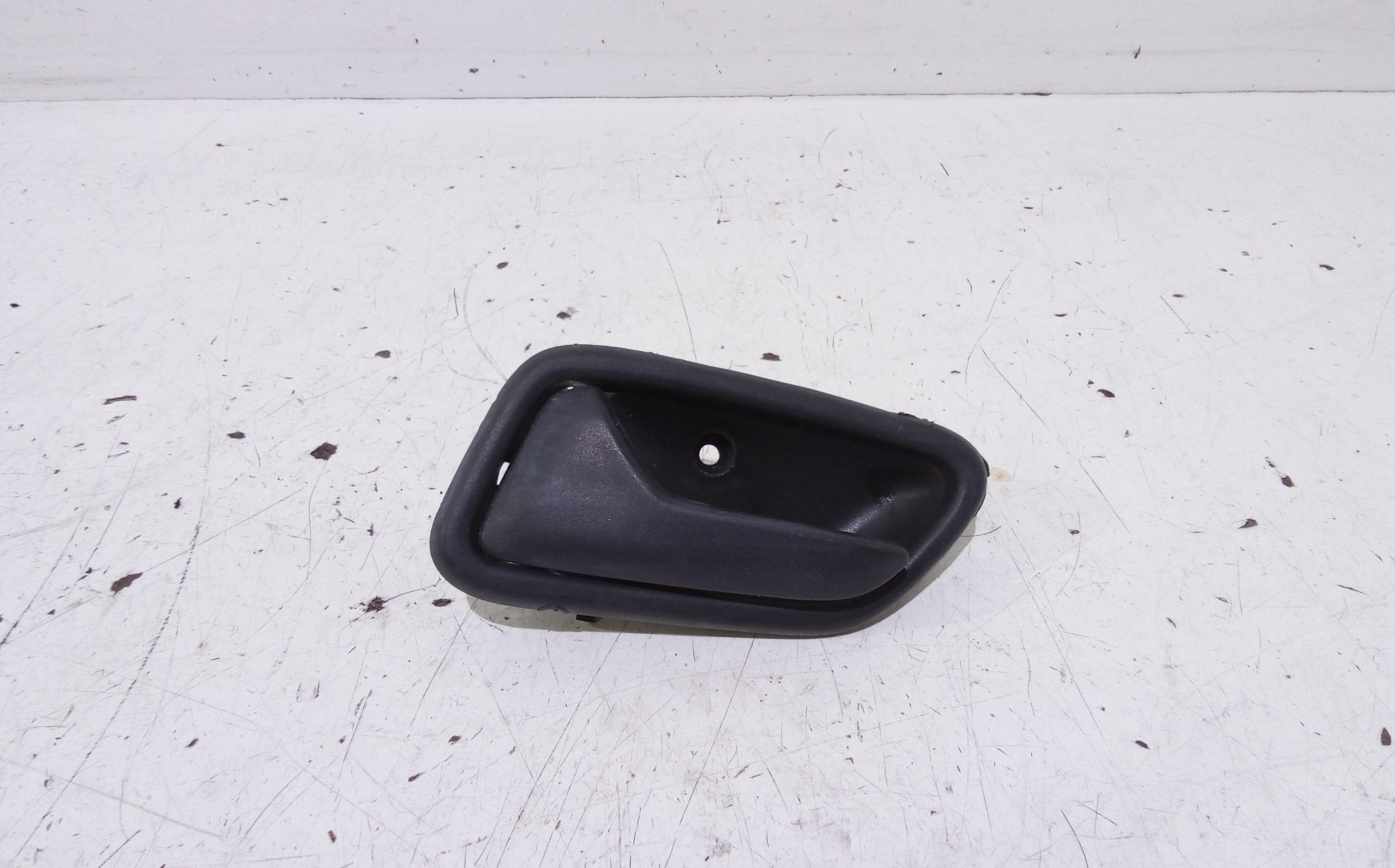 Maniglia Int. Apertura Porta Ant. Sinistro 8310286G00S1S Usato