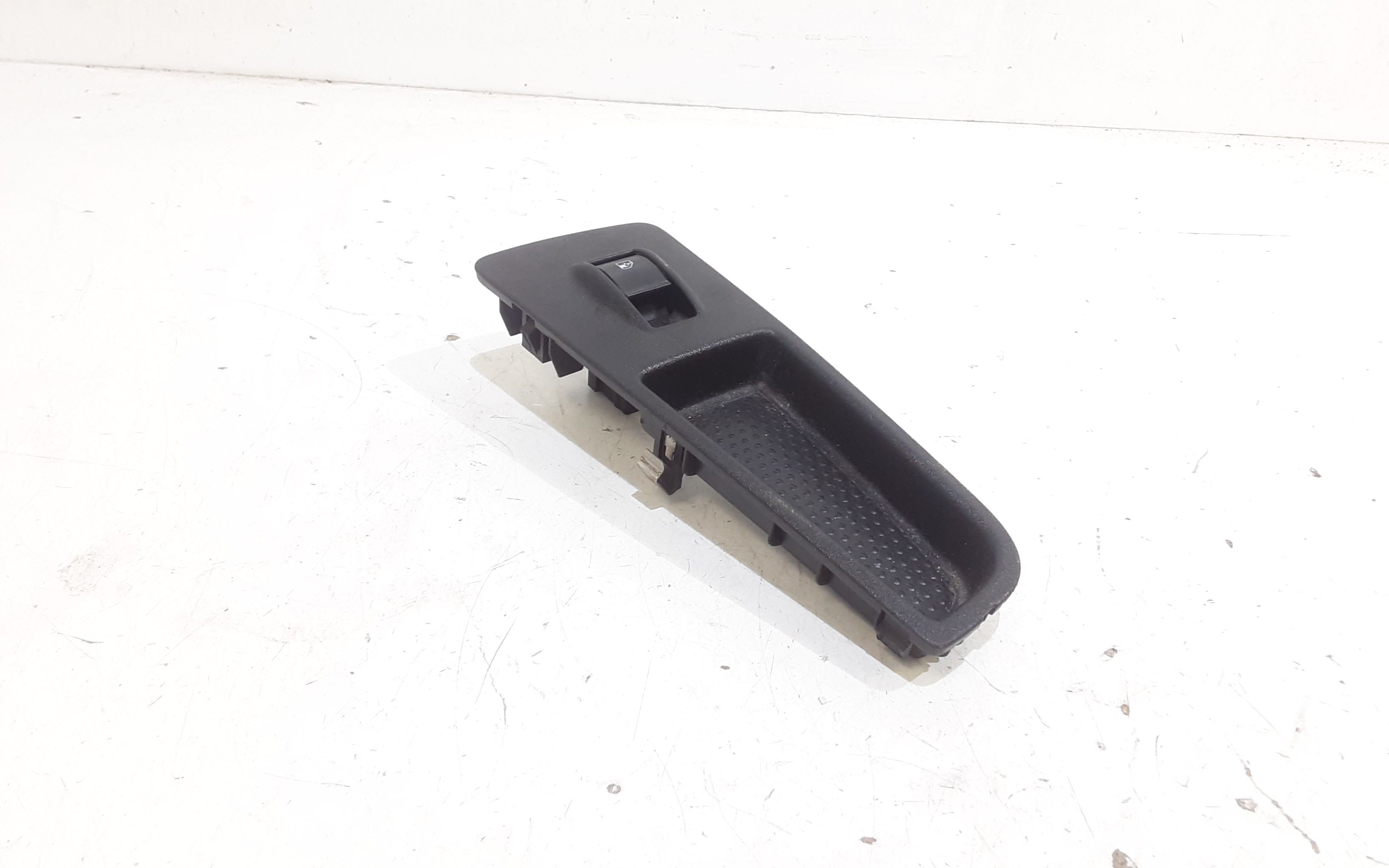 Interruttore Alzacristalli Porta Ant. Destro Usato