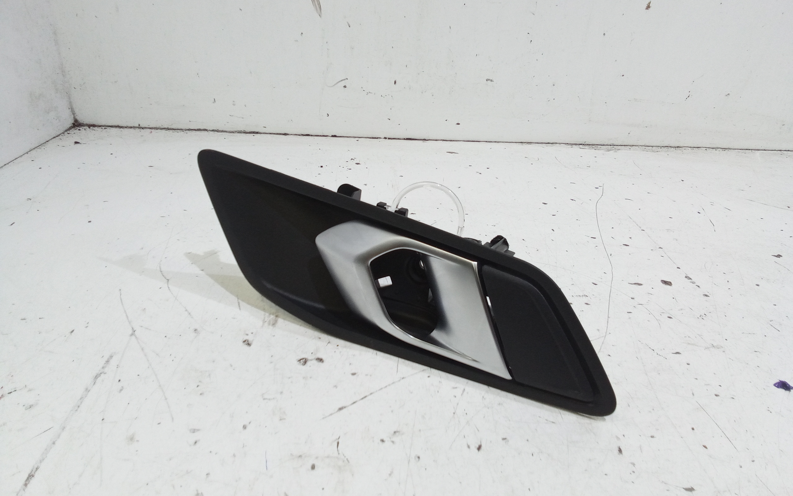 Maniglia Int. Apertura Porta Post. Destro 51429875700 Usato