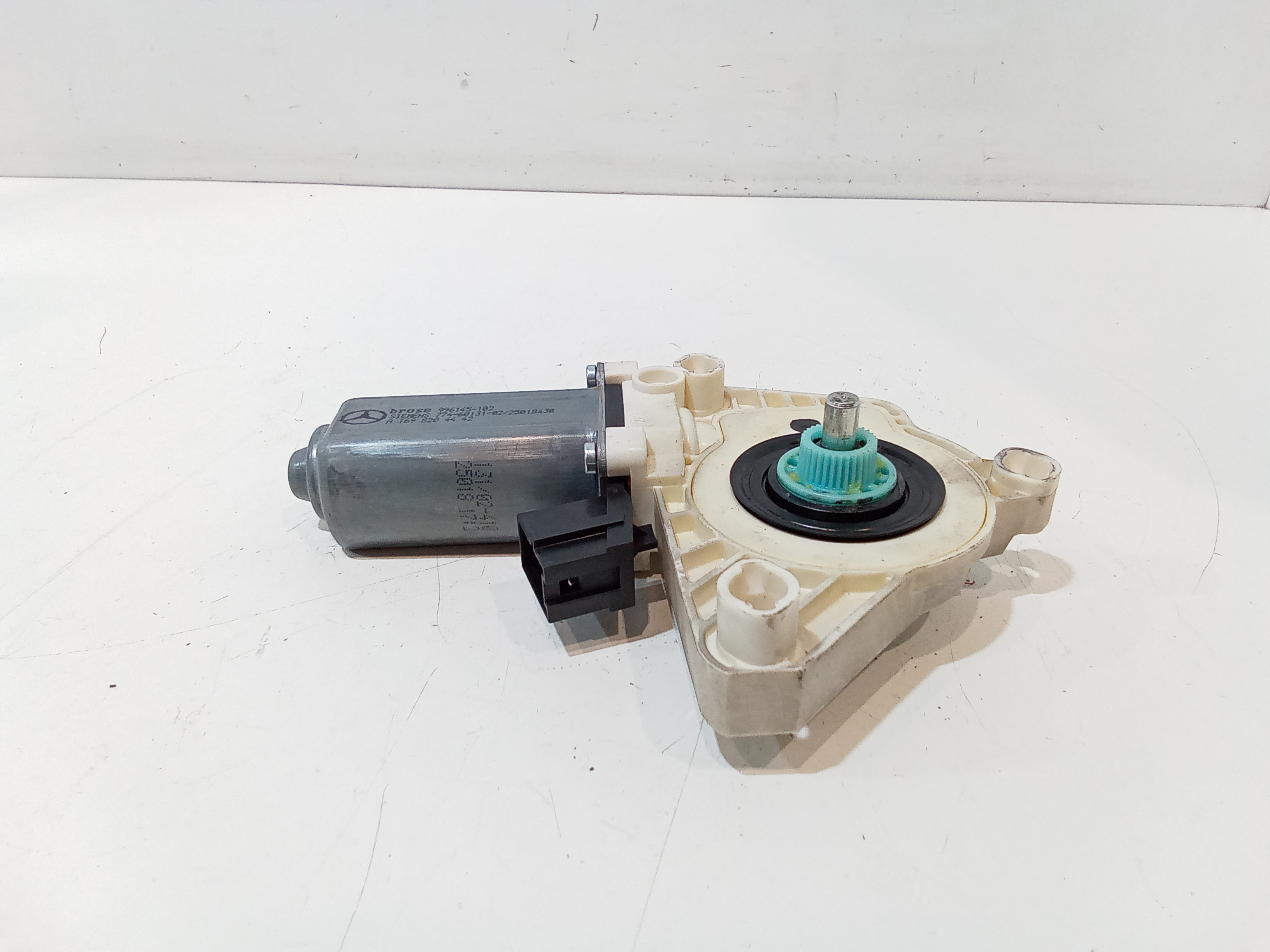 Motorino Alzacristallo Porta Ant. Destro A1698204242 Usato