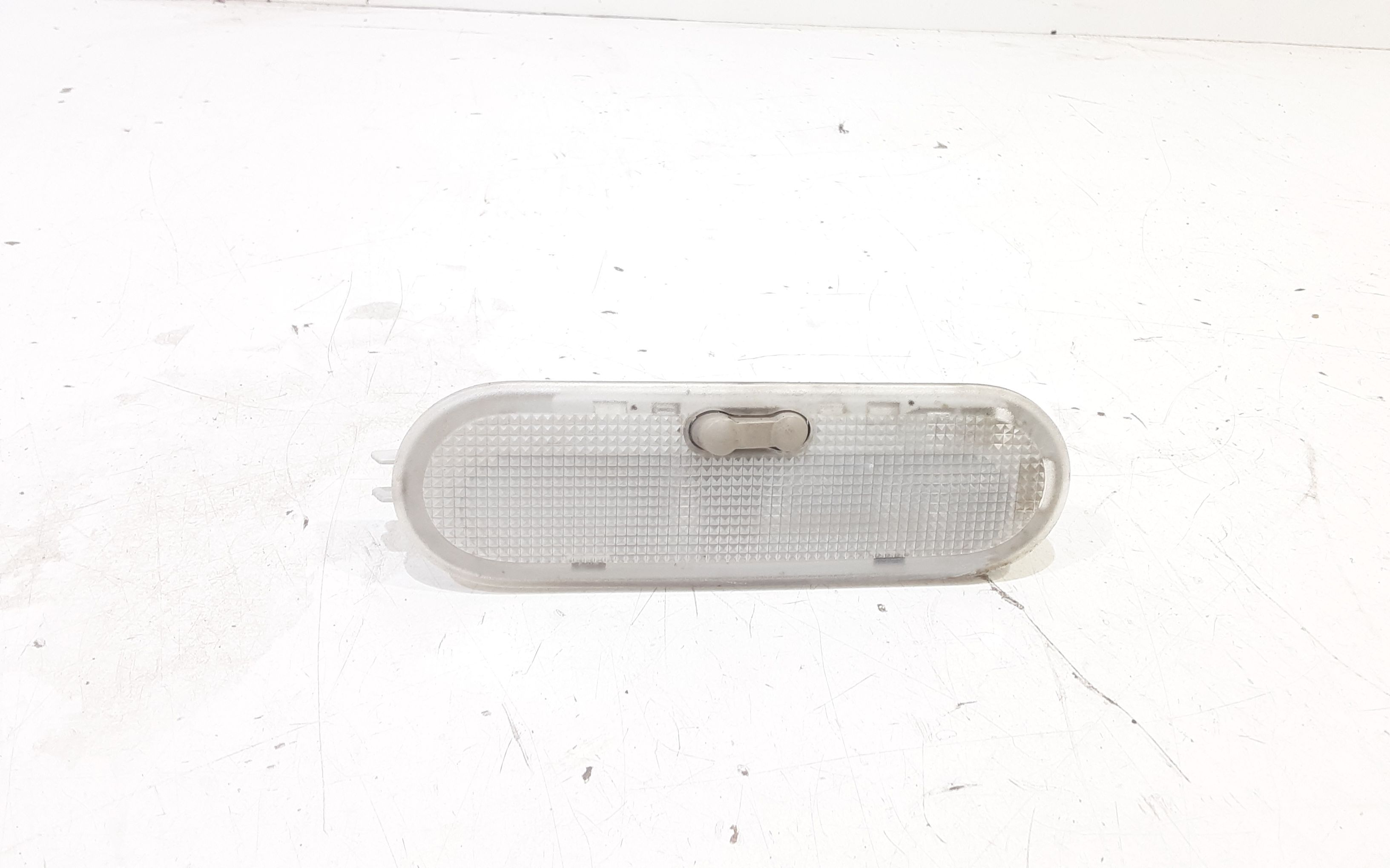 Luce Cortesia Ant. Tetto 8200074362 Usato