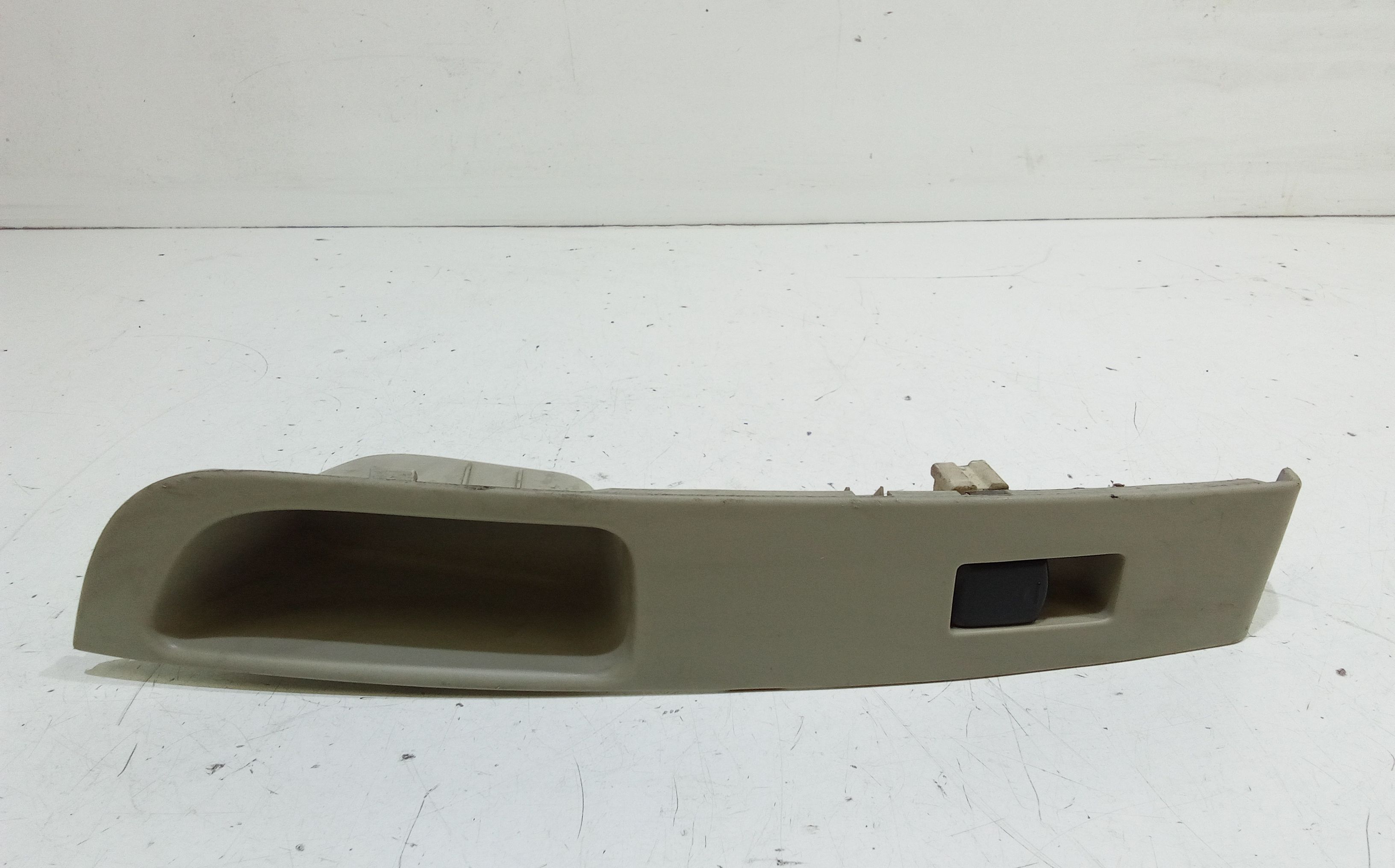 Interruttore Alzacristalli Porta Ant. Destro Usato