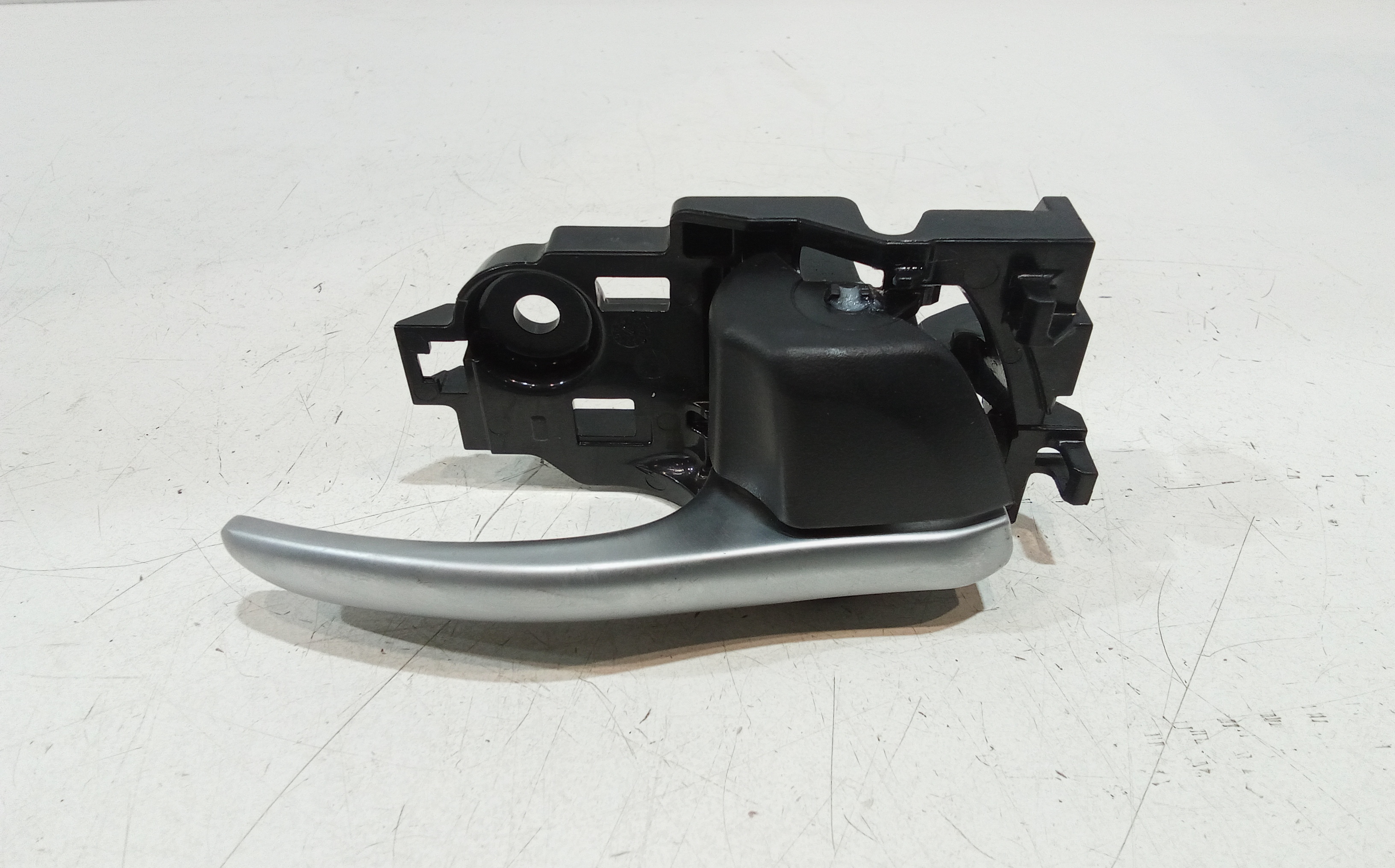 Maniglia Int. Apertura Porta Post. Destro 69205F4010C1 Usato