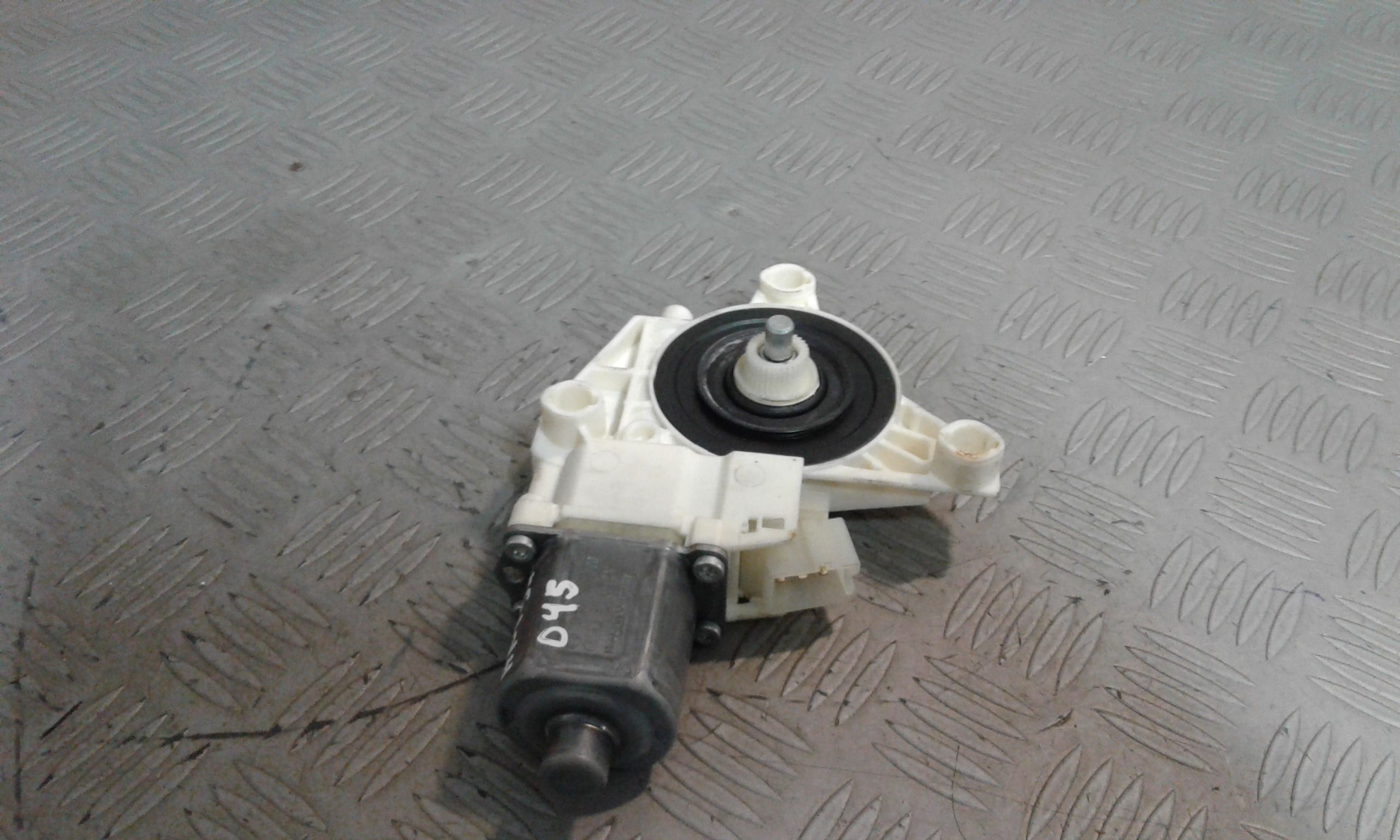 Motorino Alzacristallo Porta Ant. Sinistro A2469065100 Usato