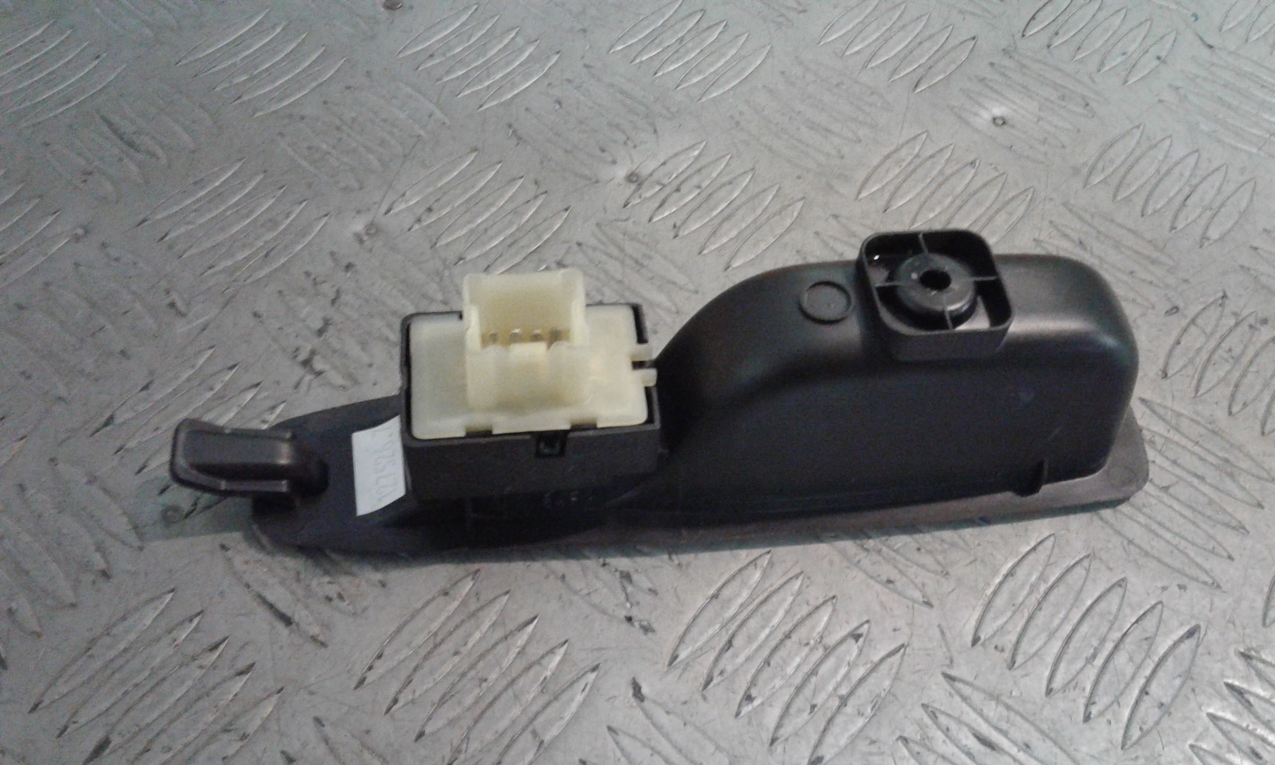 Interruttore Alzacristalli Porta Post. Destro 254218614R Usato