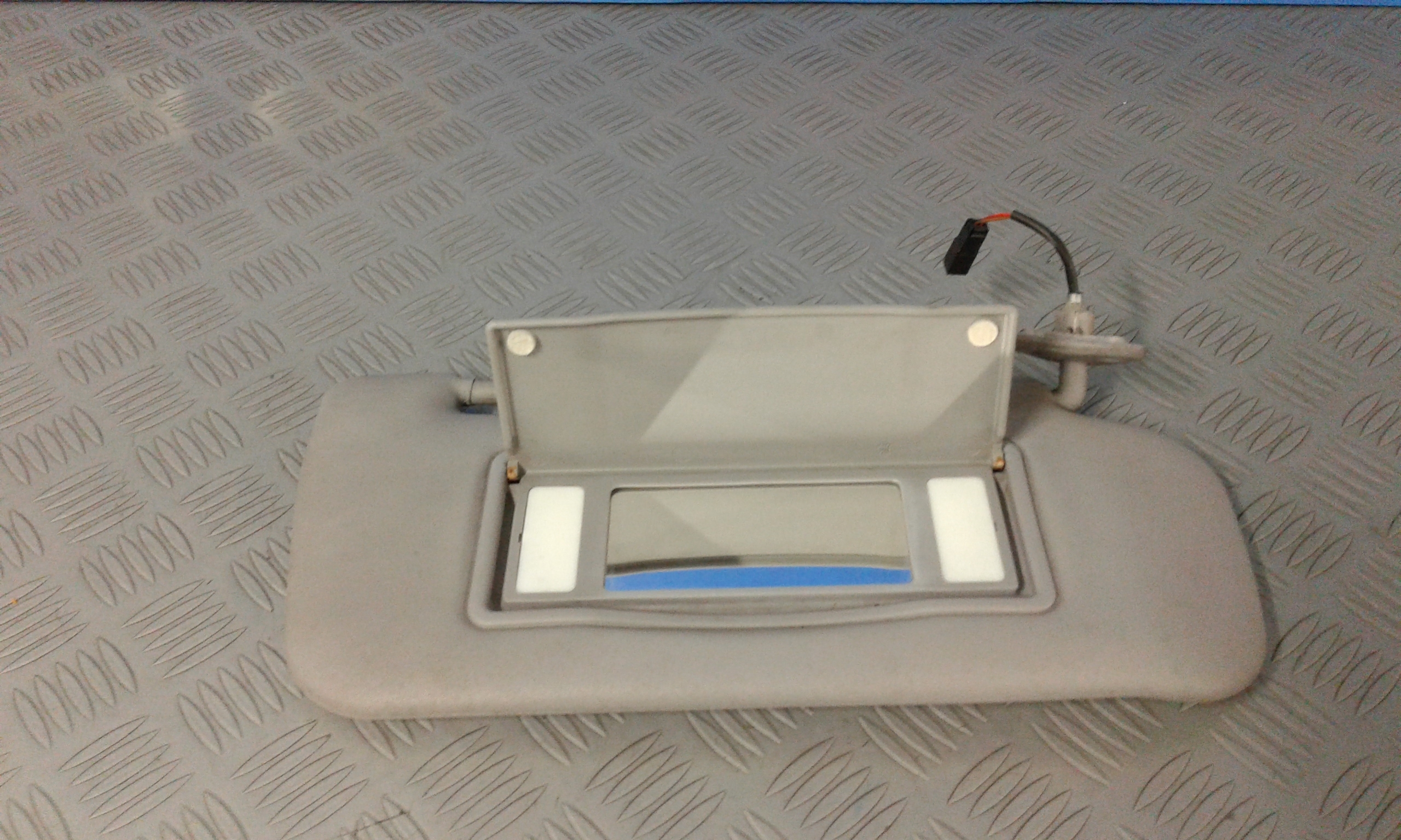 Aletta Parasole Parabrezza Destro 964009F600 Usato