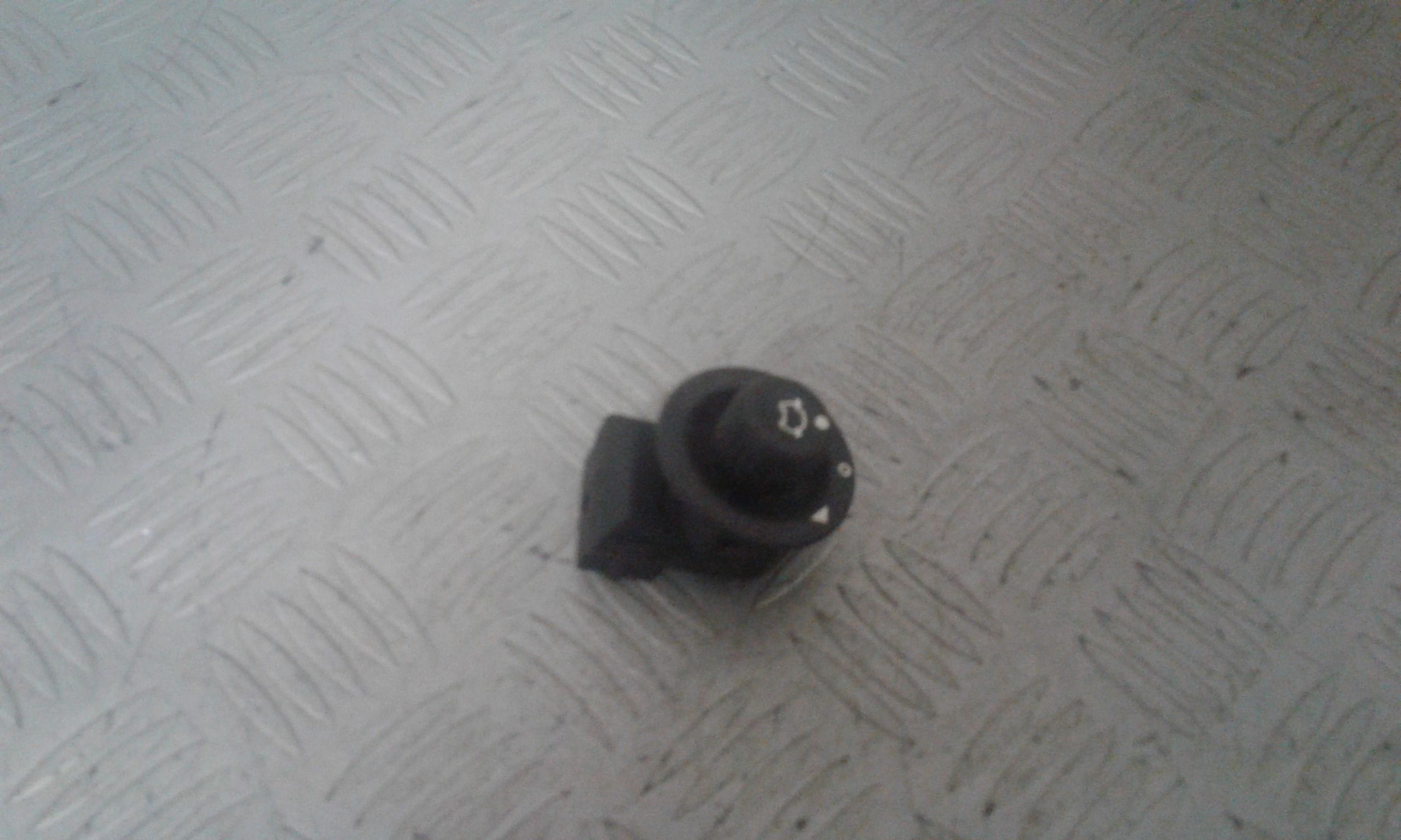 Interruttore Regolazione Retrovisore Est. 1782894 Usato