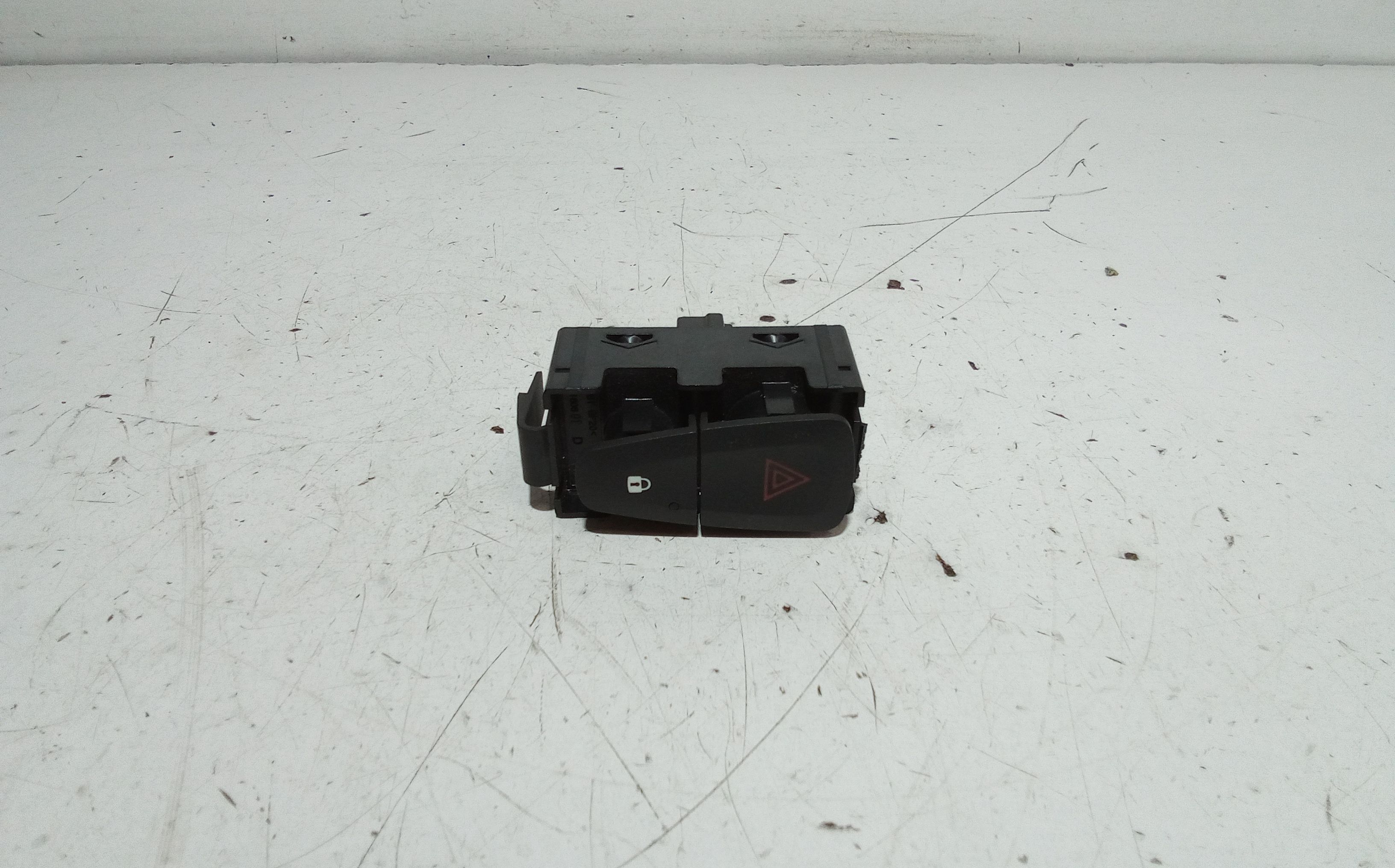 Interruttore Luci Emergenza 252100502RA Usato