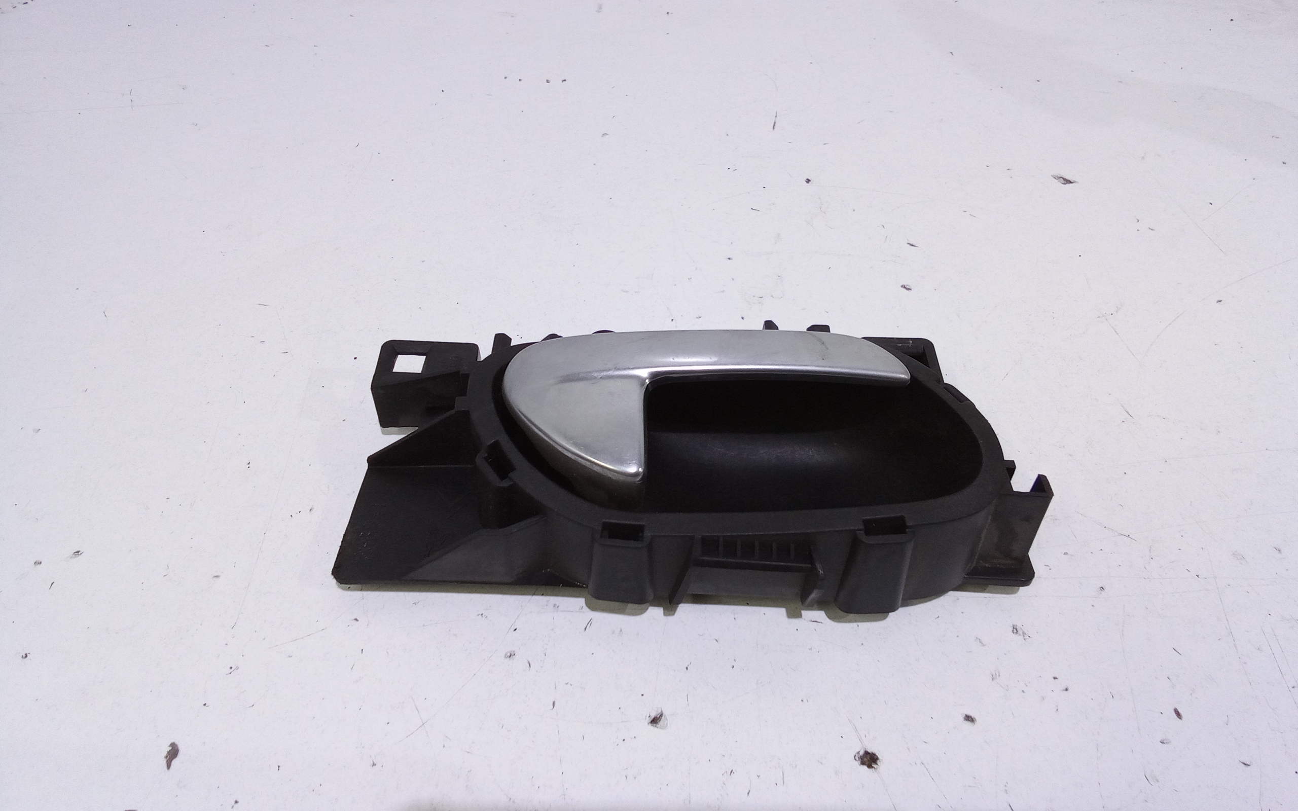 Maniglia Int. Apertura Porta Ant. Destro Usato