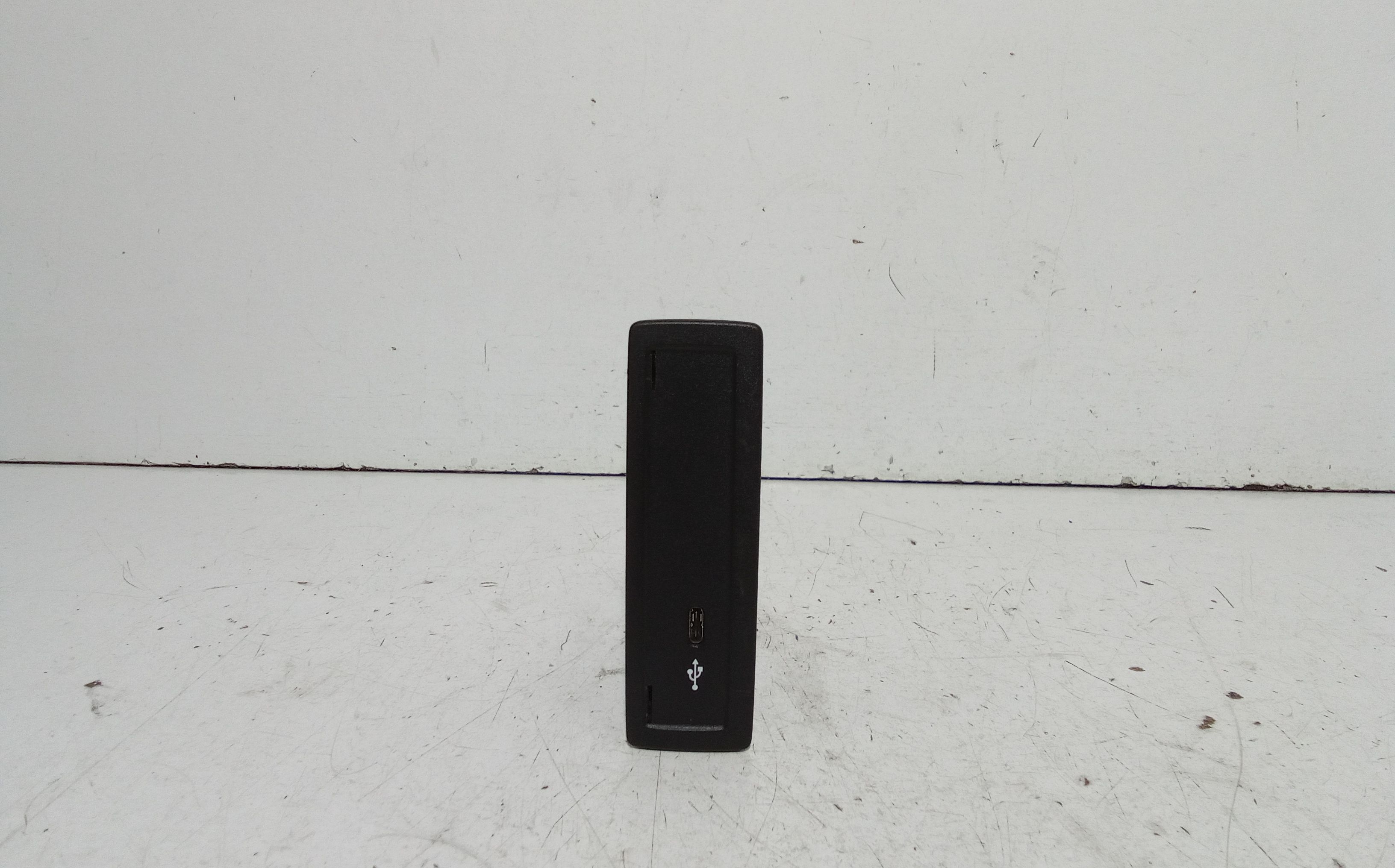 Console Porta Usb / Aux Usato