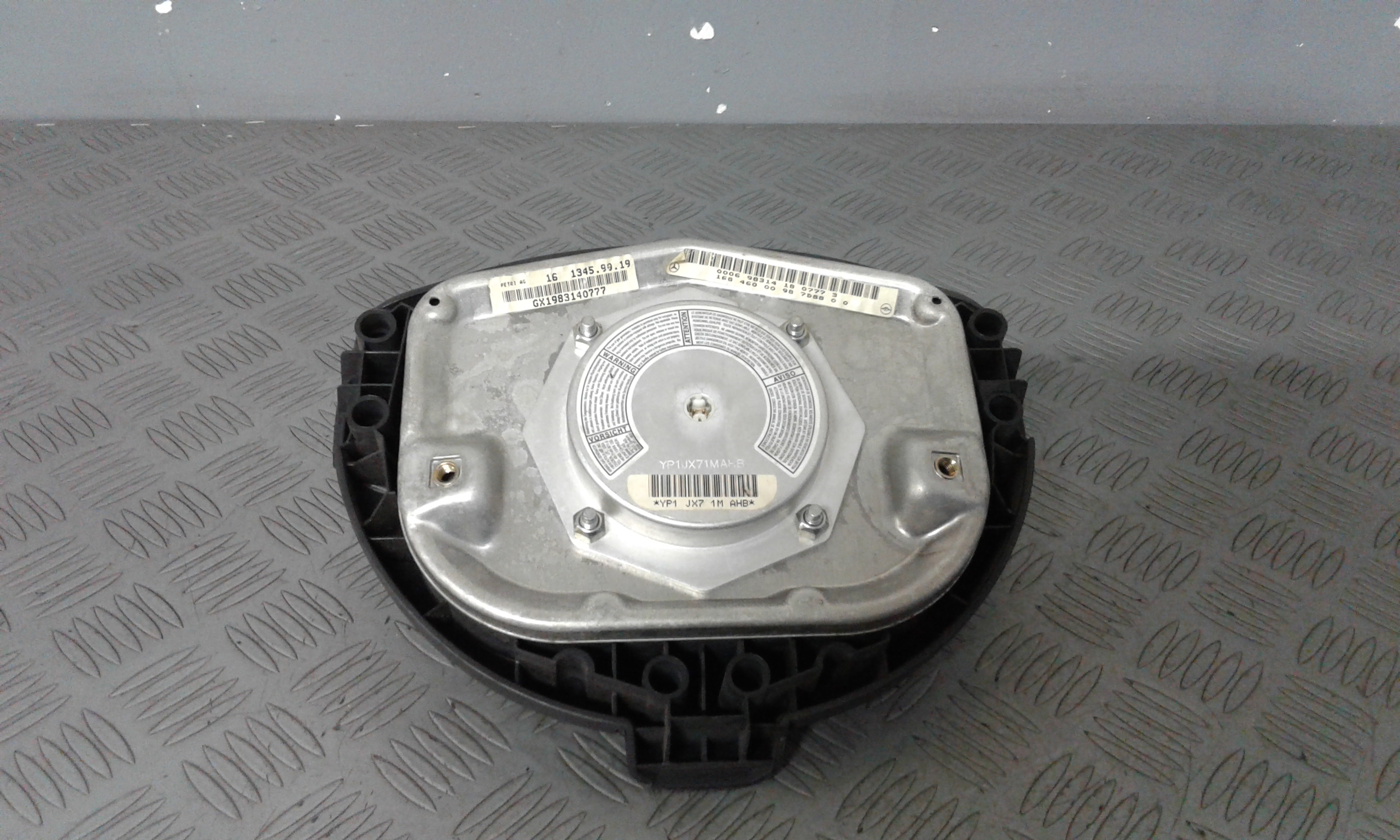 Dispositivo Airbag Lato Guida A16846001987D88 Usato