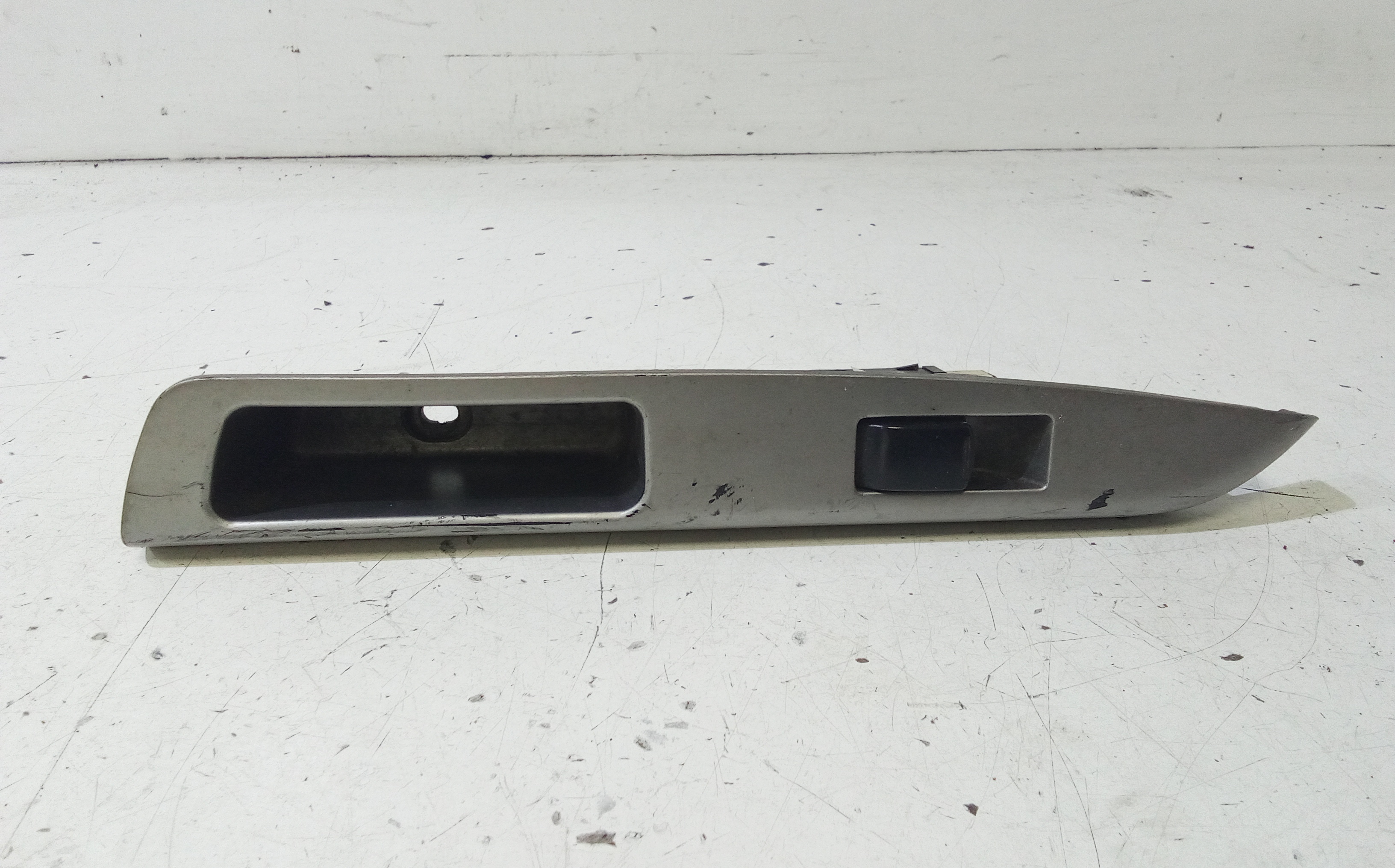 Interruttore Alzacristalli Porta Ant. Sinistro 96602501 Usato