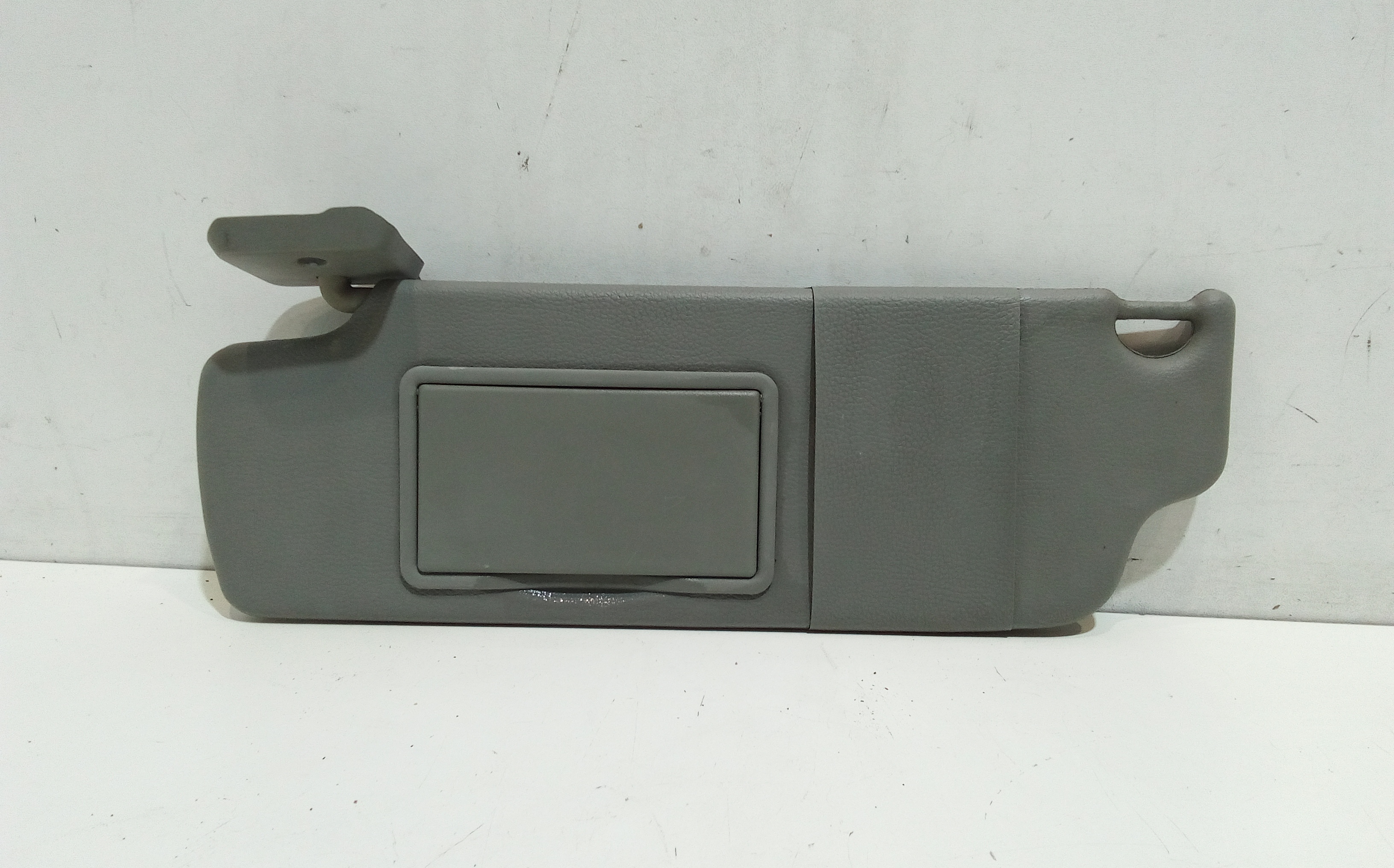 Aletta Parasole Parabrezza Destro 8200190789 Usato