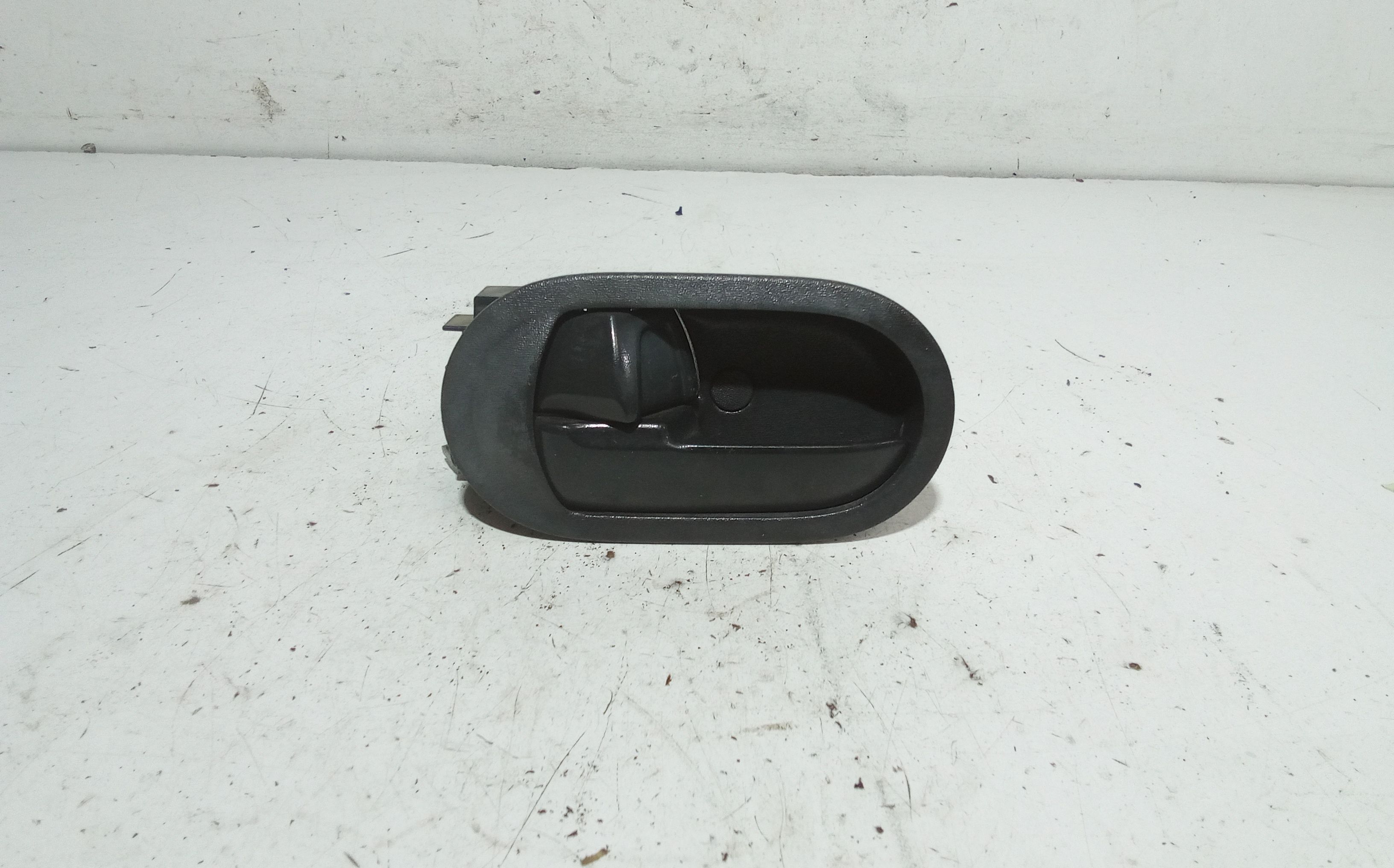 Maniglia Int. Apertura Porta Ant. Sinistro 5716A305XA Usato