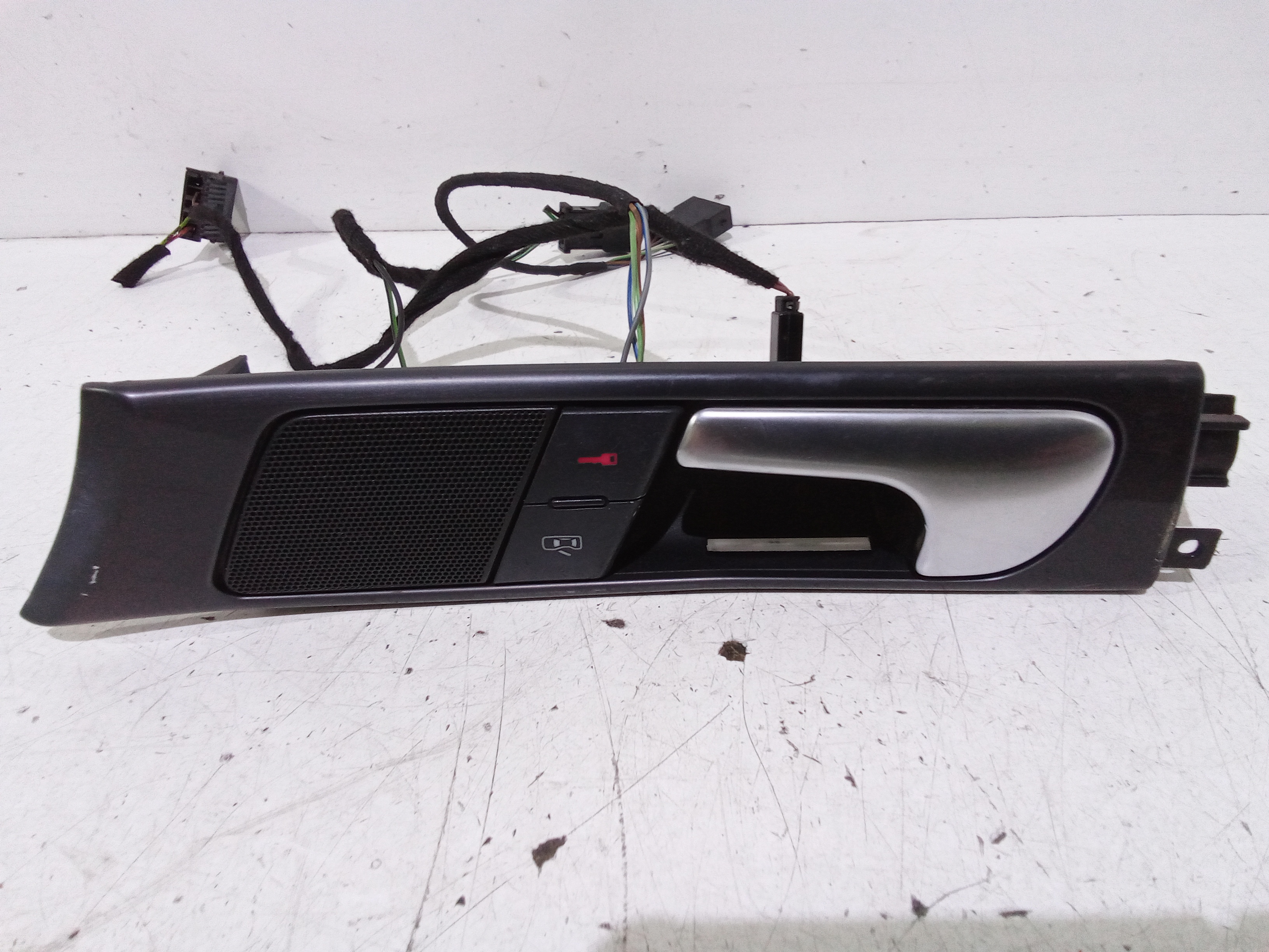 Maniglia Int. Apertura Porta Ant. Sinistro 4B1837019A8TP Usato