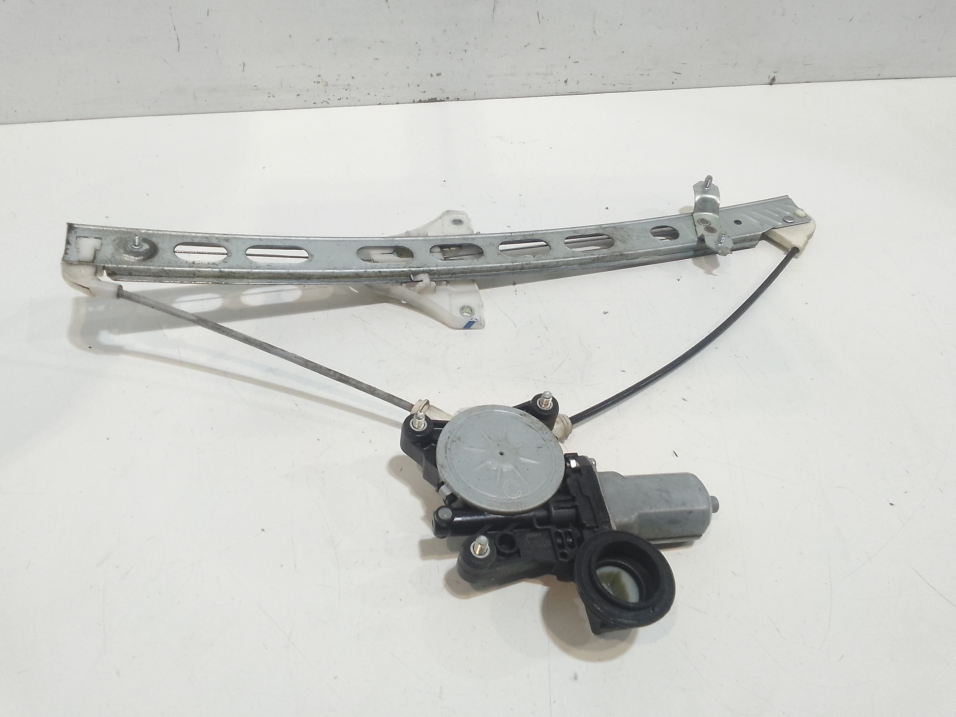 Alzacristallo Porta Ant. Sinistro 8344062J00000 Usato