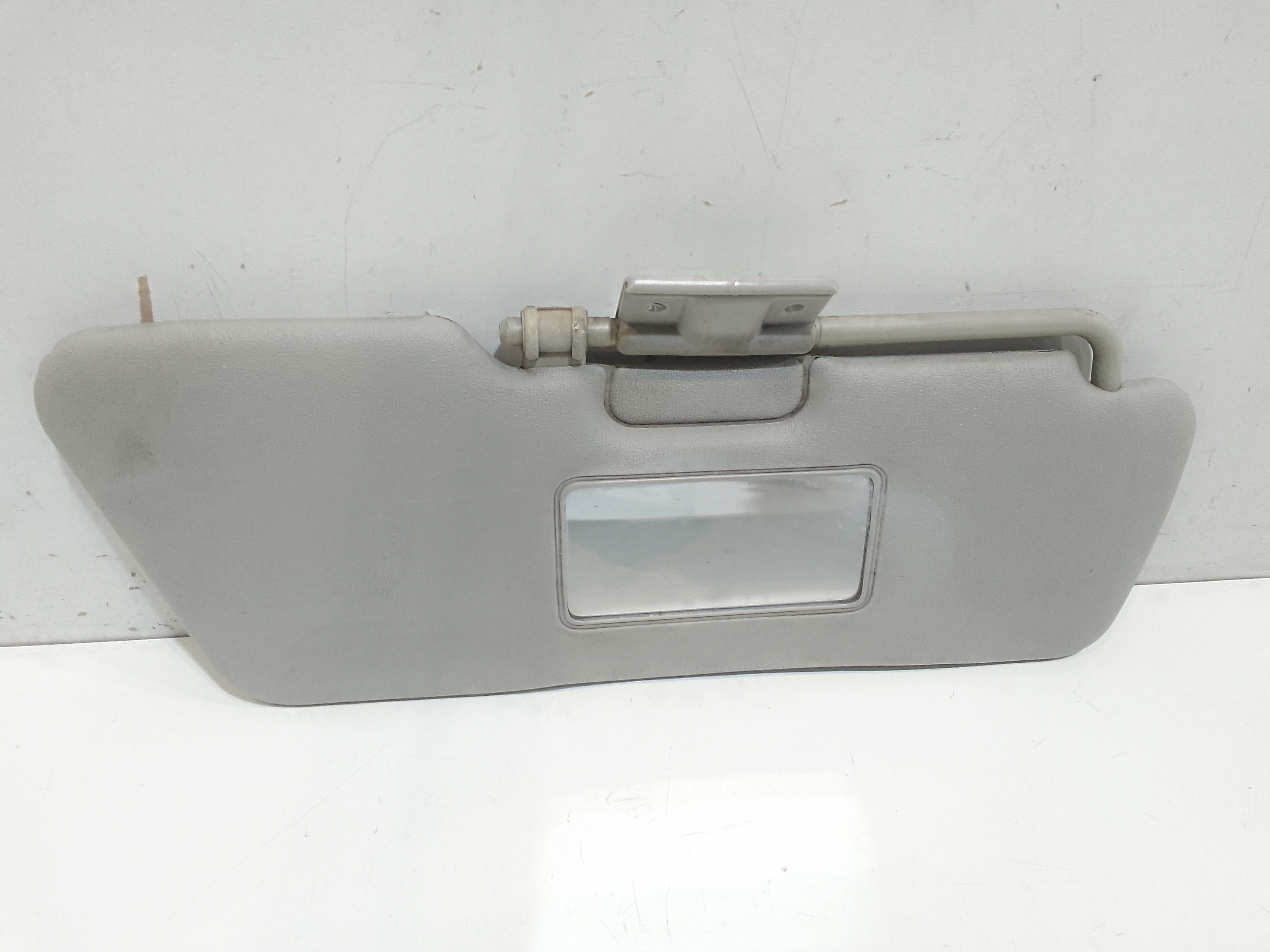 Aletta Parasole Parabrezza Destro 735244339 Usato