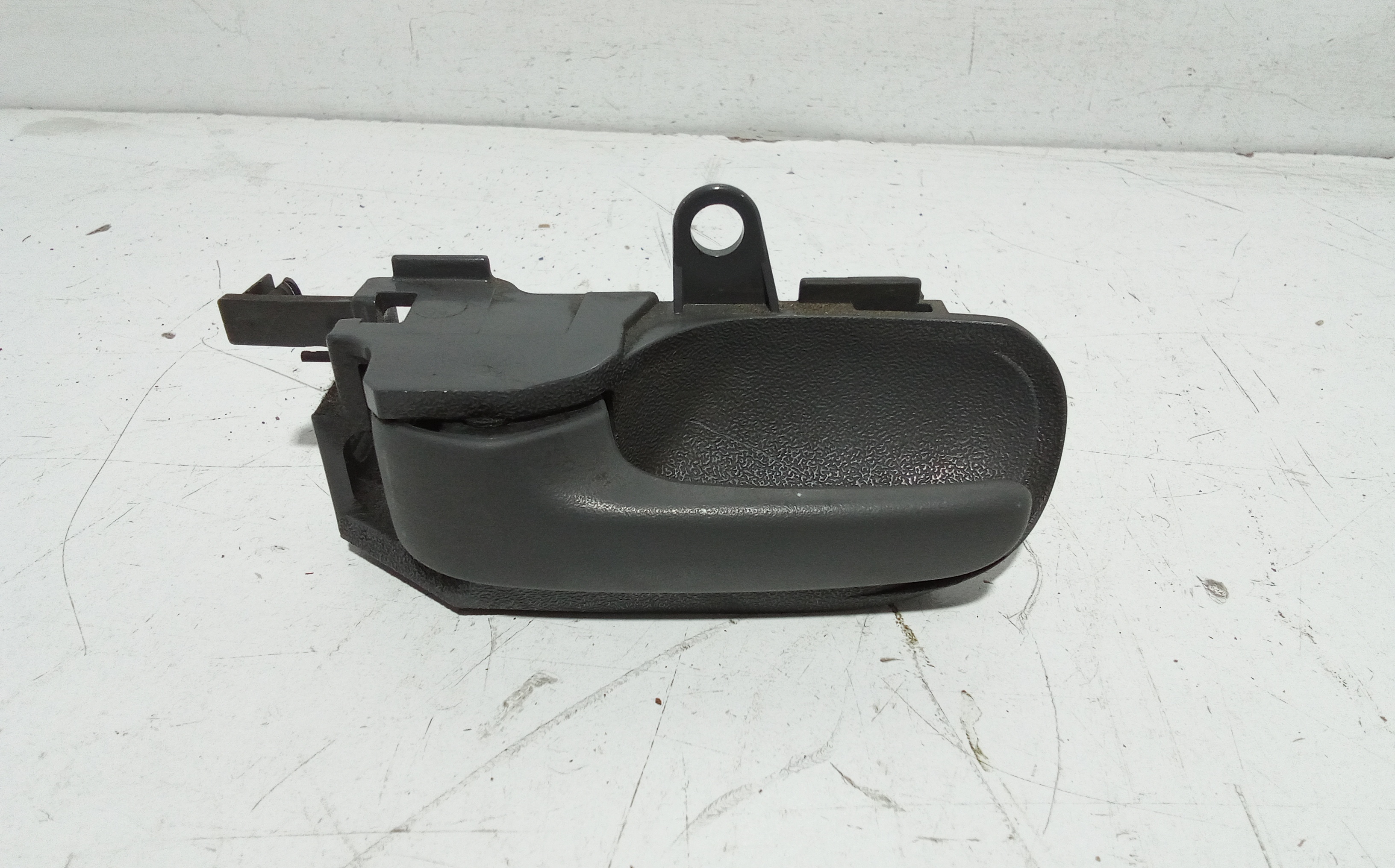 Maniglia Int. Apertura Porta Ant. Sinistro 692060D060B2 Usato