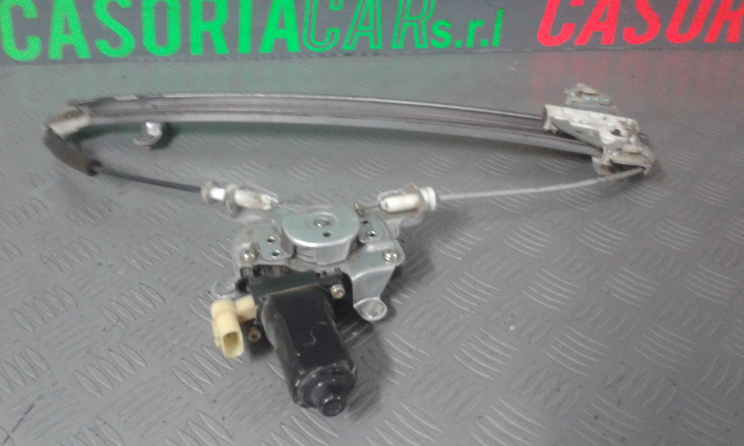 Alzacristallo Porta Ant. Sinistro 824011C000 Usato