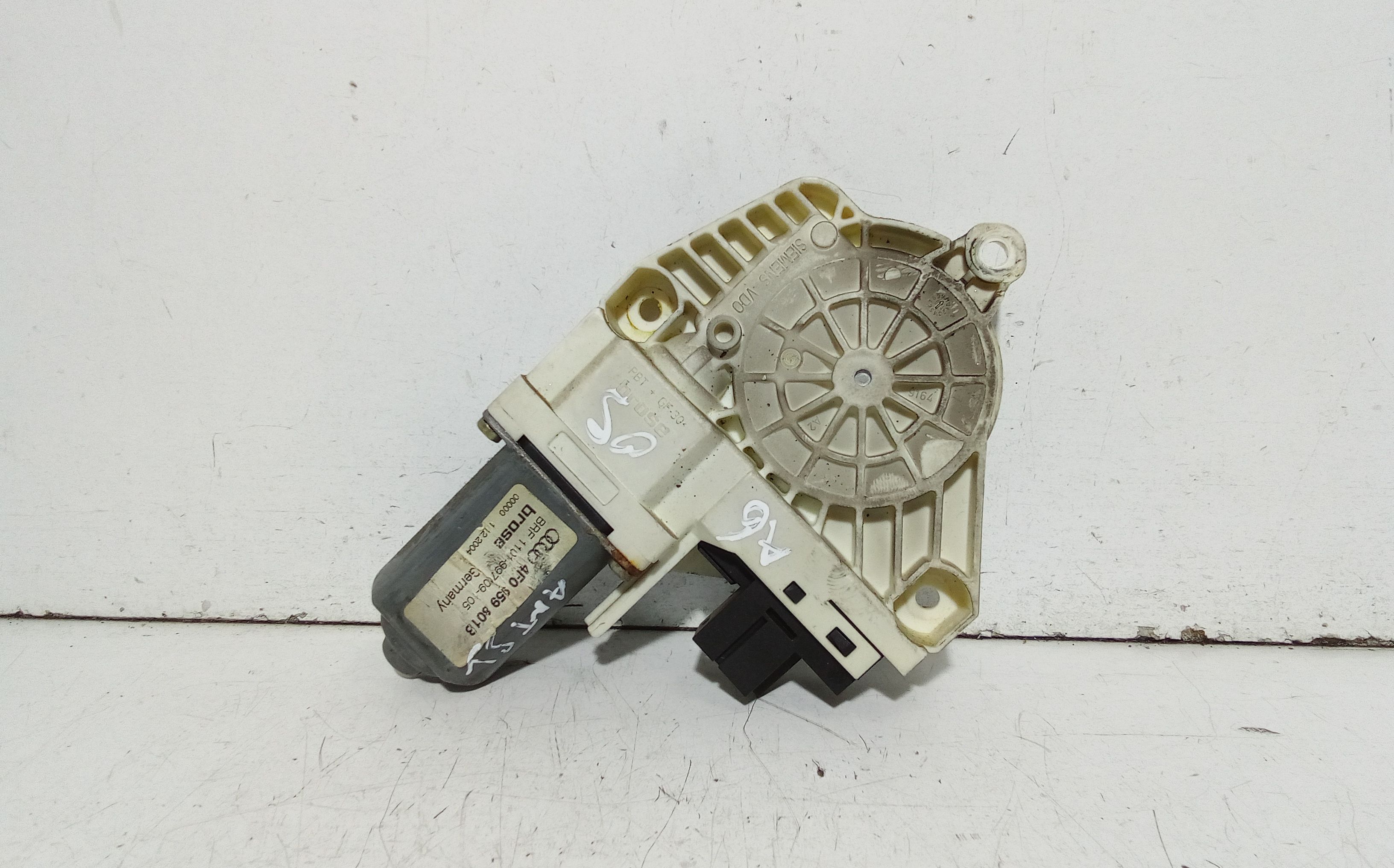 Motorino Alzacristallo Porta Ant. Sinistro 4F0959801D Usato