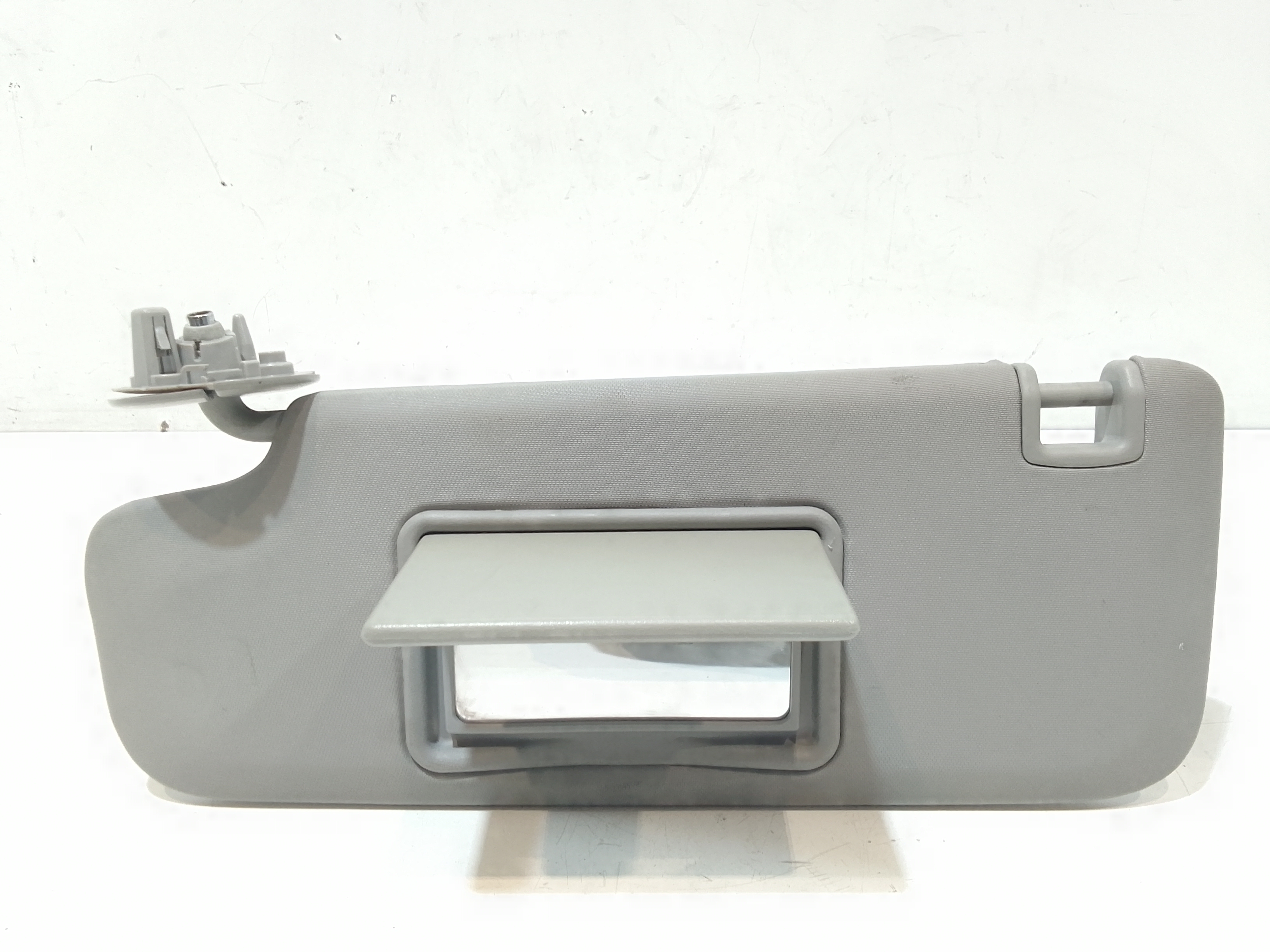 Aletta Parasole Parabrezza Sinistro 95034272 Usato