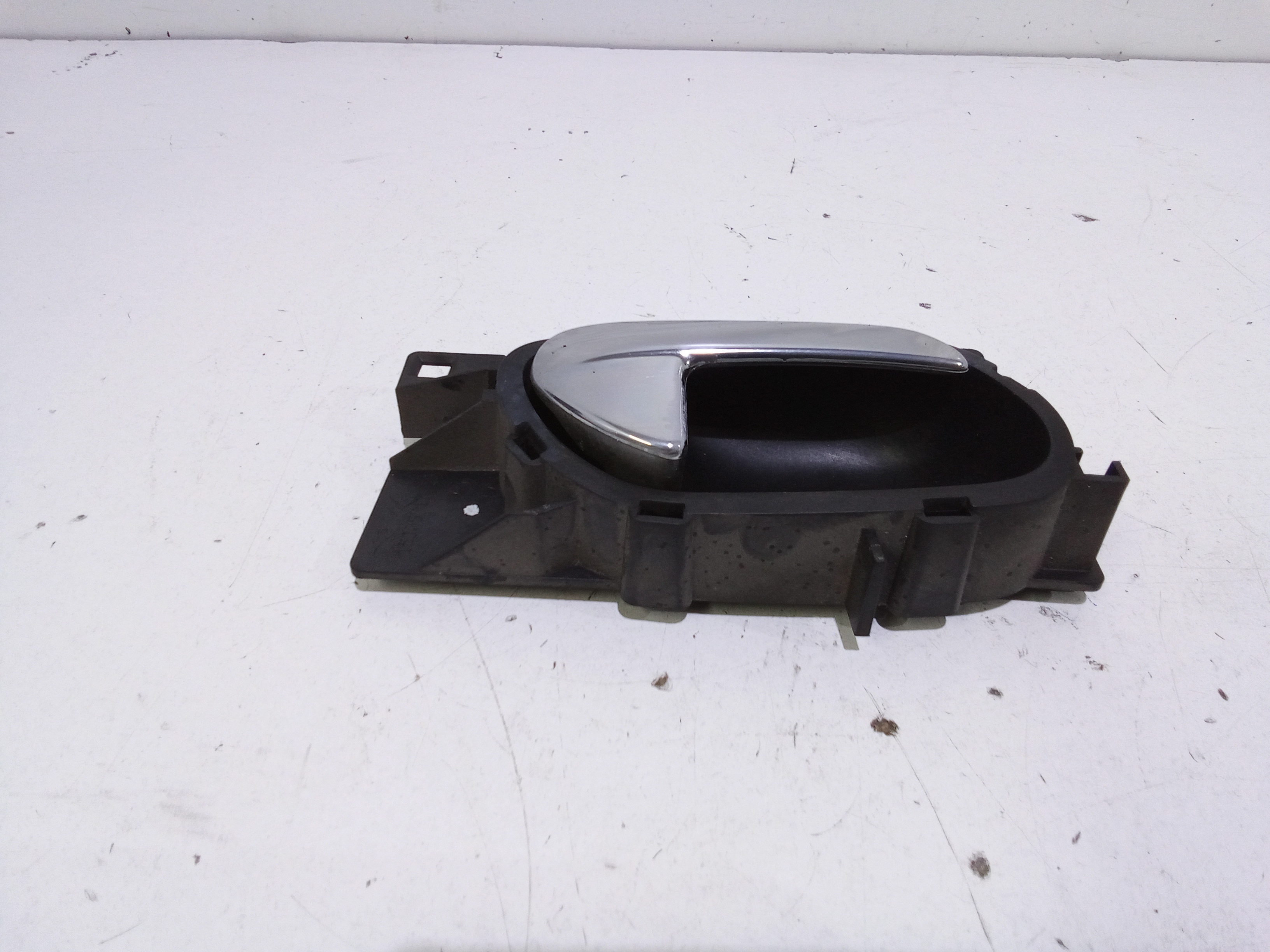 Maniglia Int. Apertura Porta Ant. Destro Usato