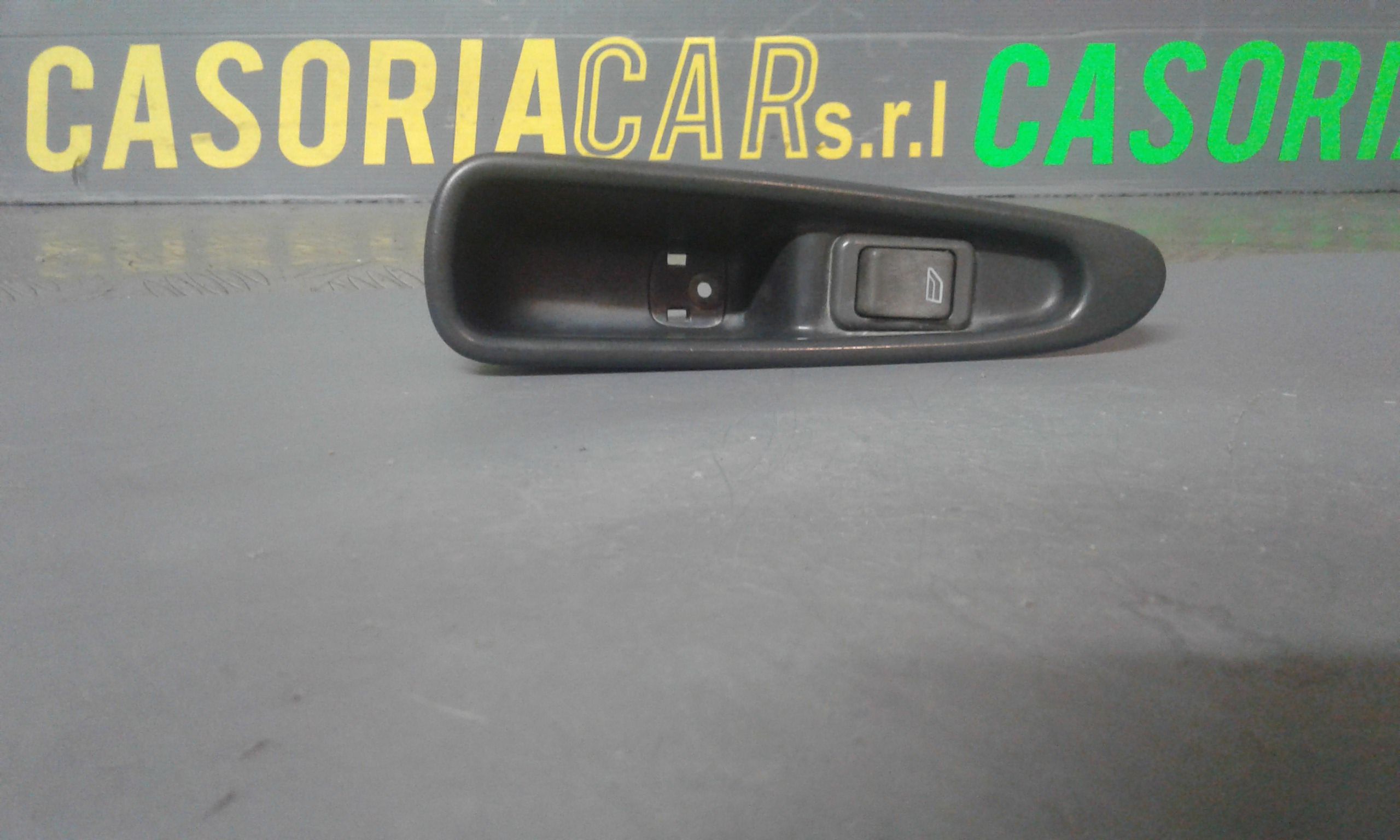 Interruttore Alzacristalli Porta Post. Sinistro Usato