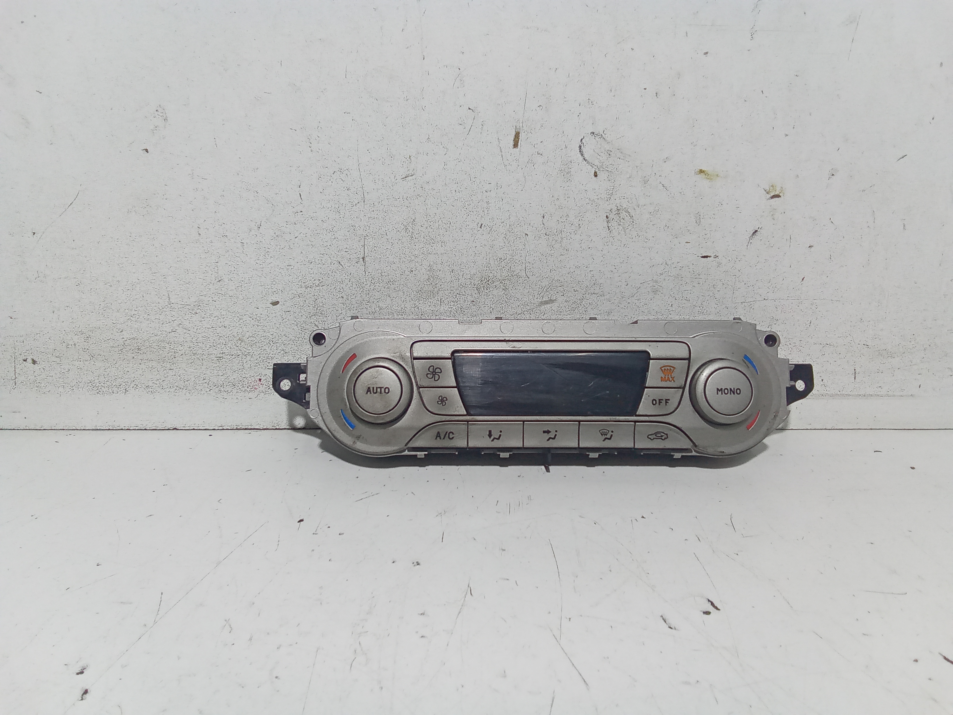 Blocco Comando Climatizzazione 1698890 Usato