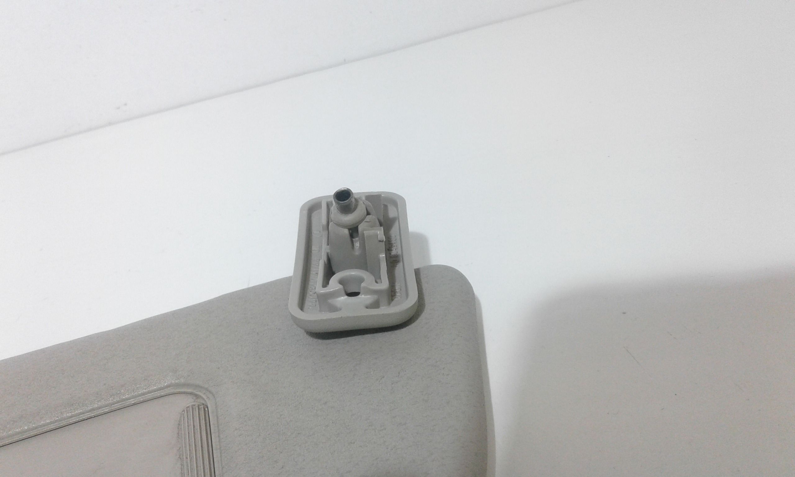 Aletta Parasole Parabrezza Destro 24409344 Usato