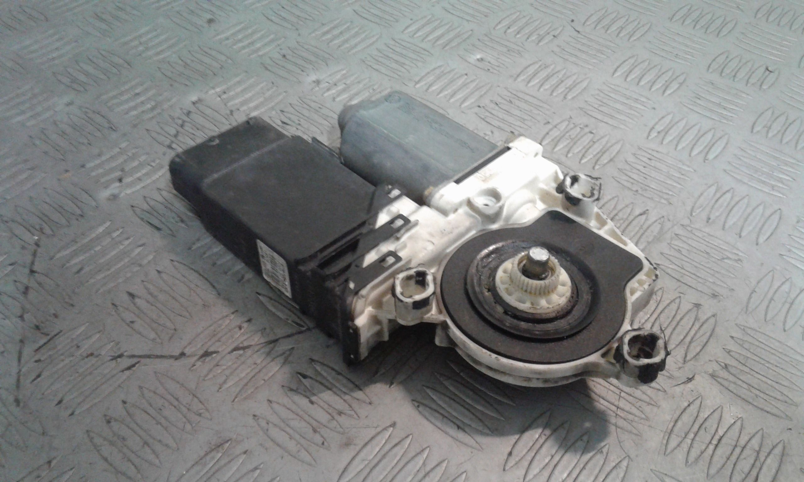 Motorino Alzacristallo Porta Ant. Destro 1C0959802C017 Usato