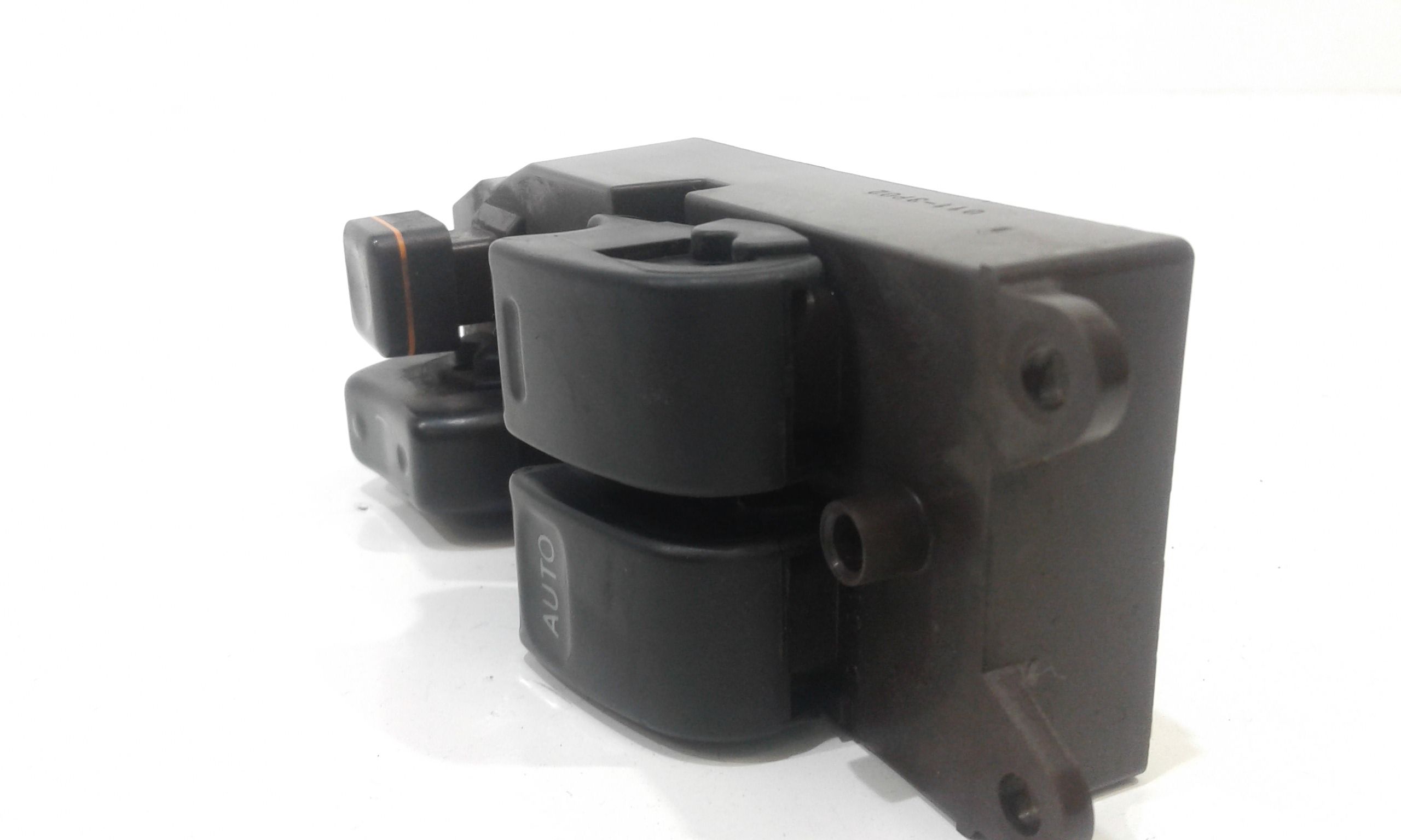 Interruttore Alzacristalli Porta Ant. Sinistro 8482010100 Usato