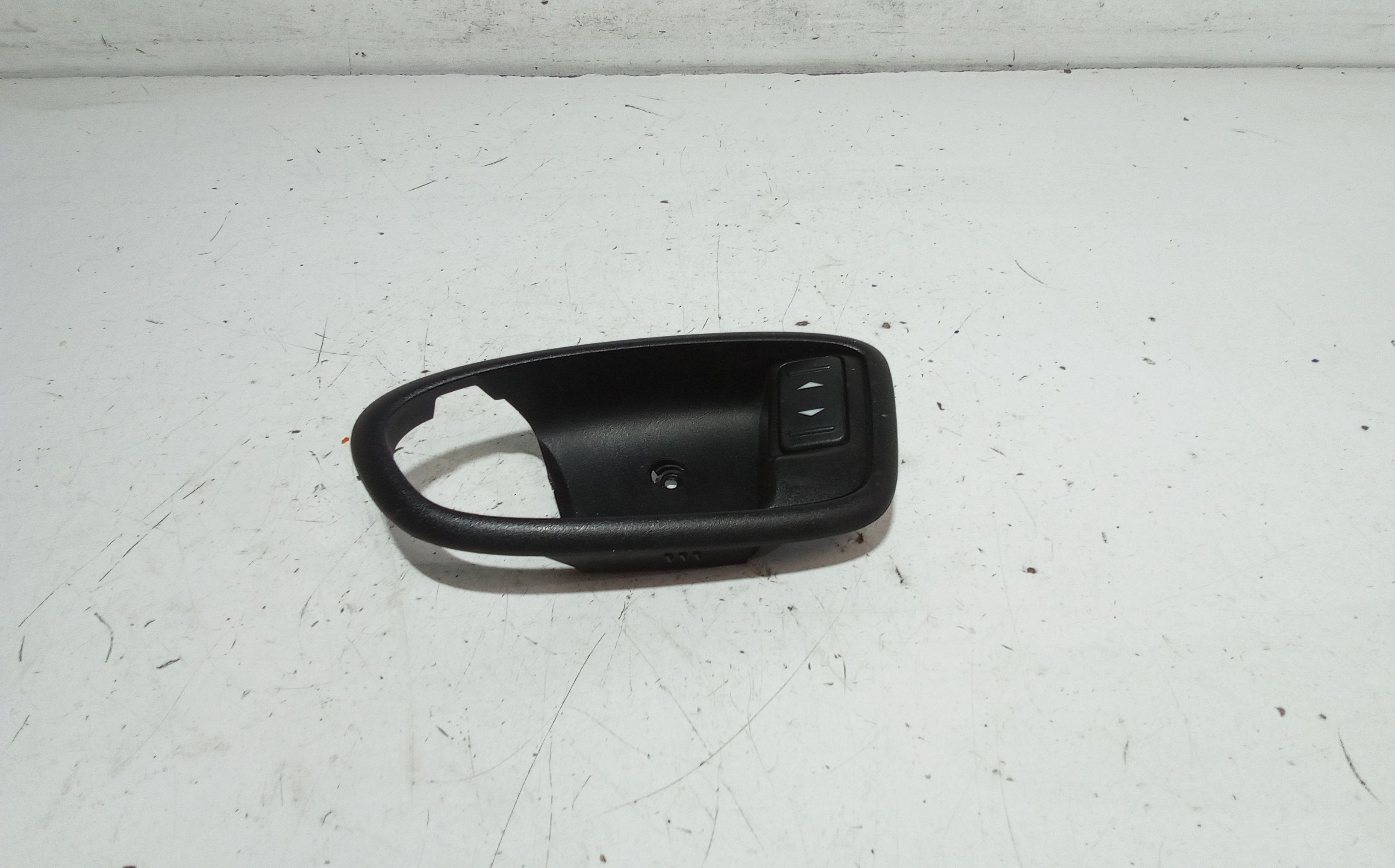 Interruttore Alzacristalli Porta Post. Sinistro 1428969 Usato