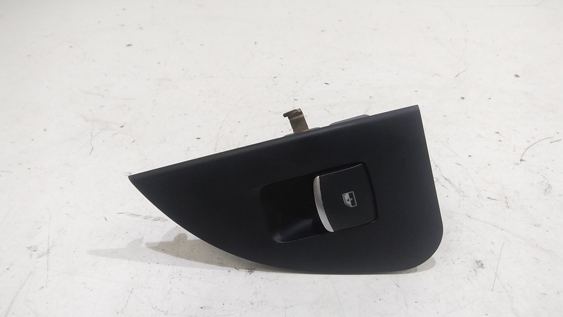 Interruttore Alzacristalli Porta Post. Destro 156116906 Usato