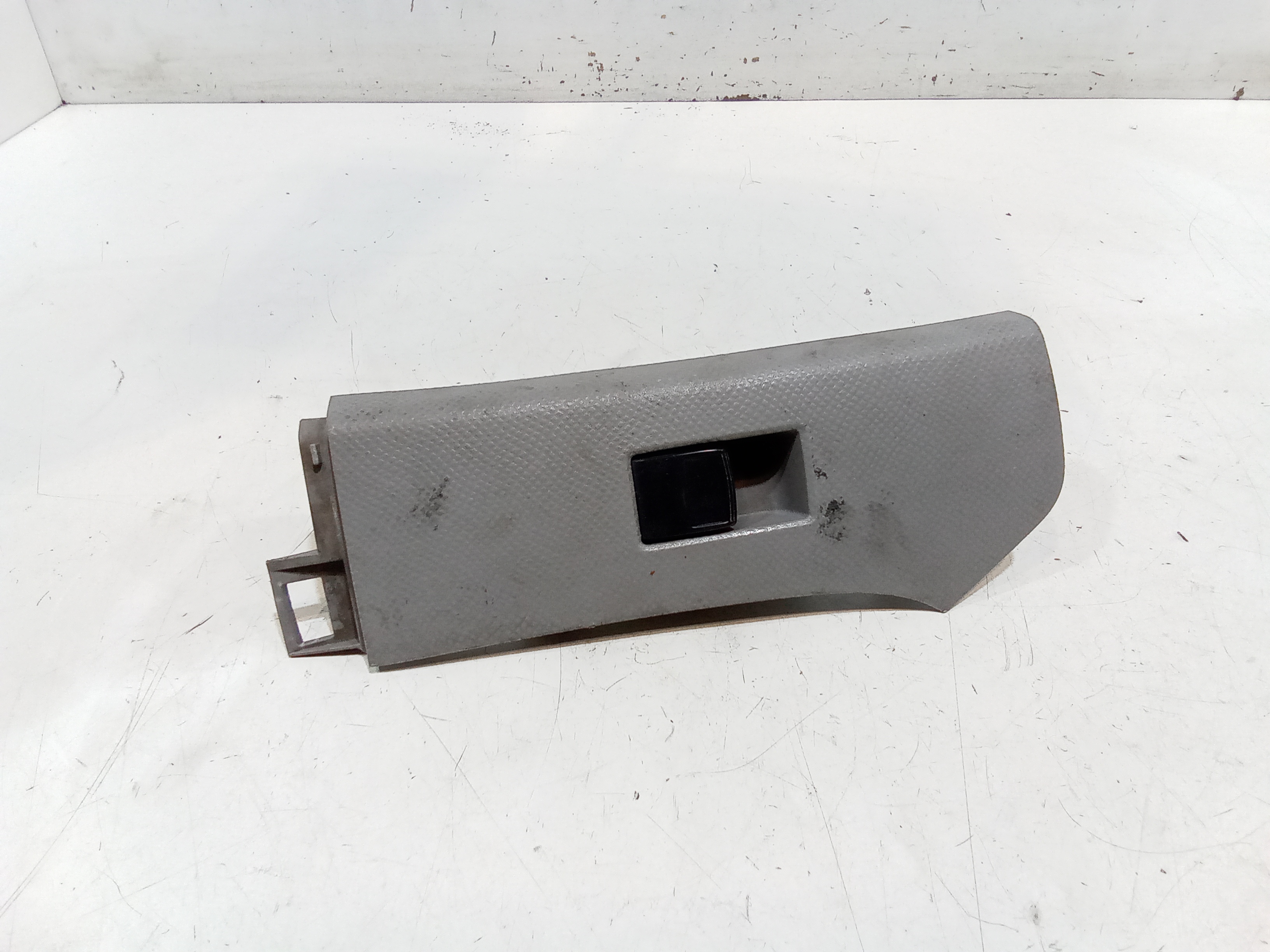 Interruttore Alzacristalli Porta Ant. Destro Usato