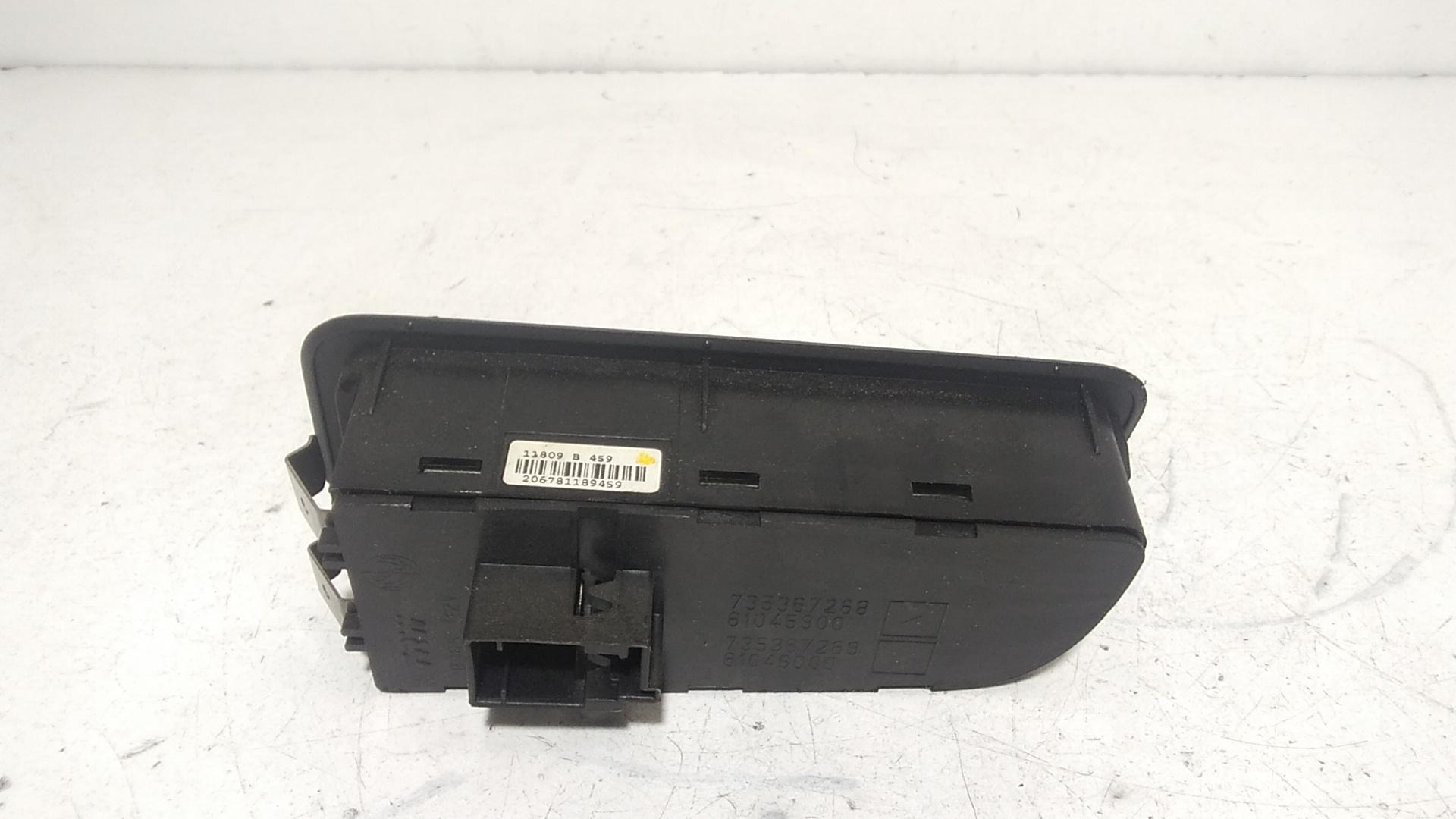 Interruttore Blocco Comando Luci 735604108 Usato