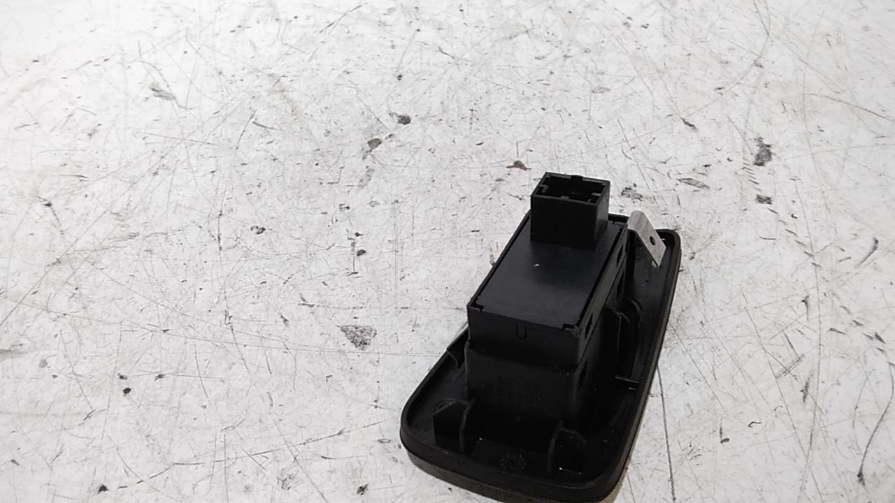 Interruttore Alzacristalli Porta Post. Destro 735441029 Usato