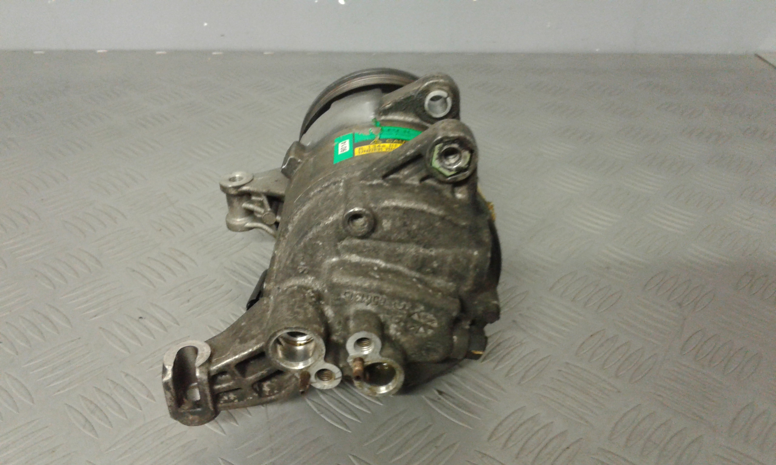 Compressore A/c 64526918122 Usato