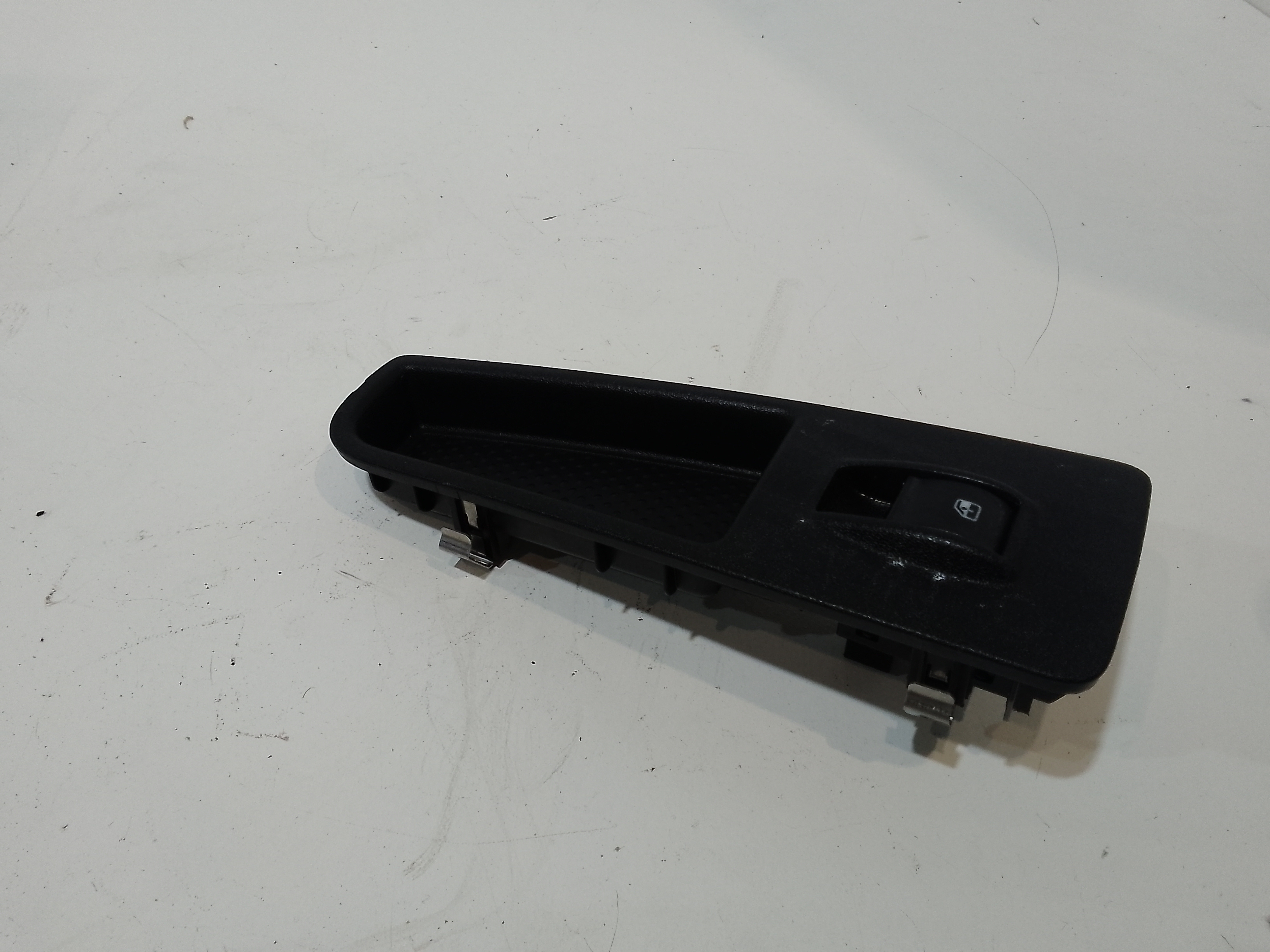 Interruttore Alzacristalli Porta Ant. Destro Usato