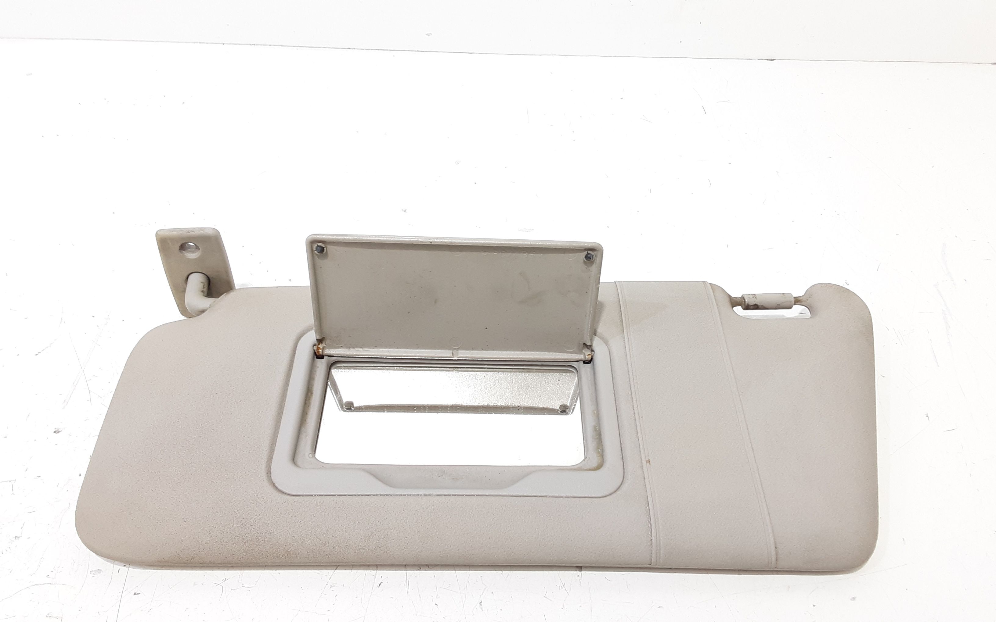 Aletta Parasole Parabrezza Sinistro A1688100110 Usato