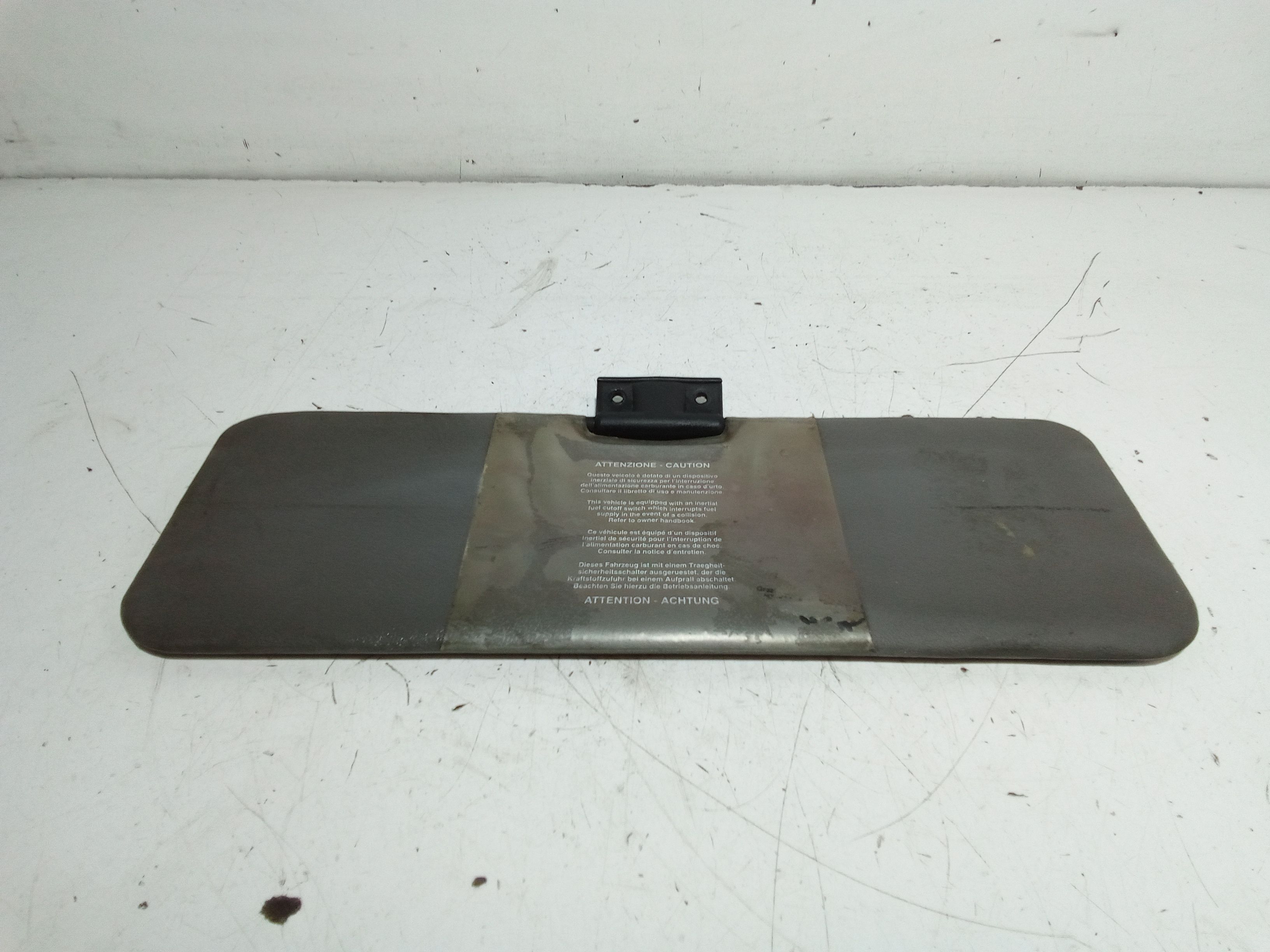 Aletta Parasole Parabrezza Sinistro 182427580 Usato