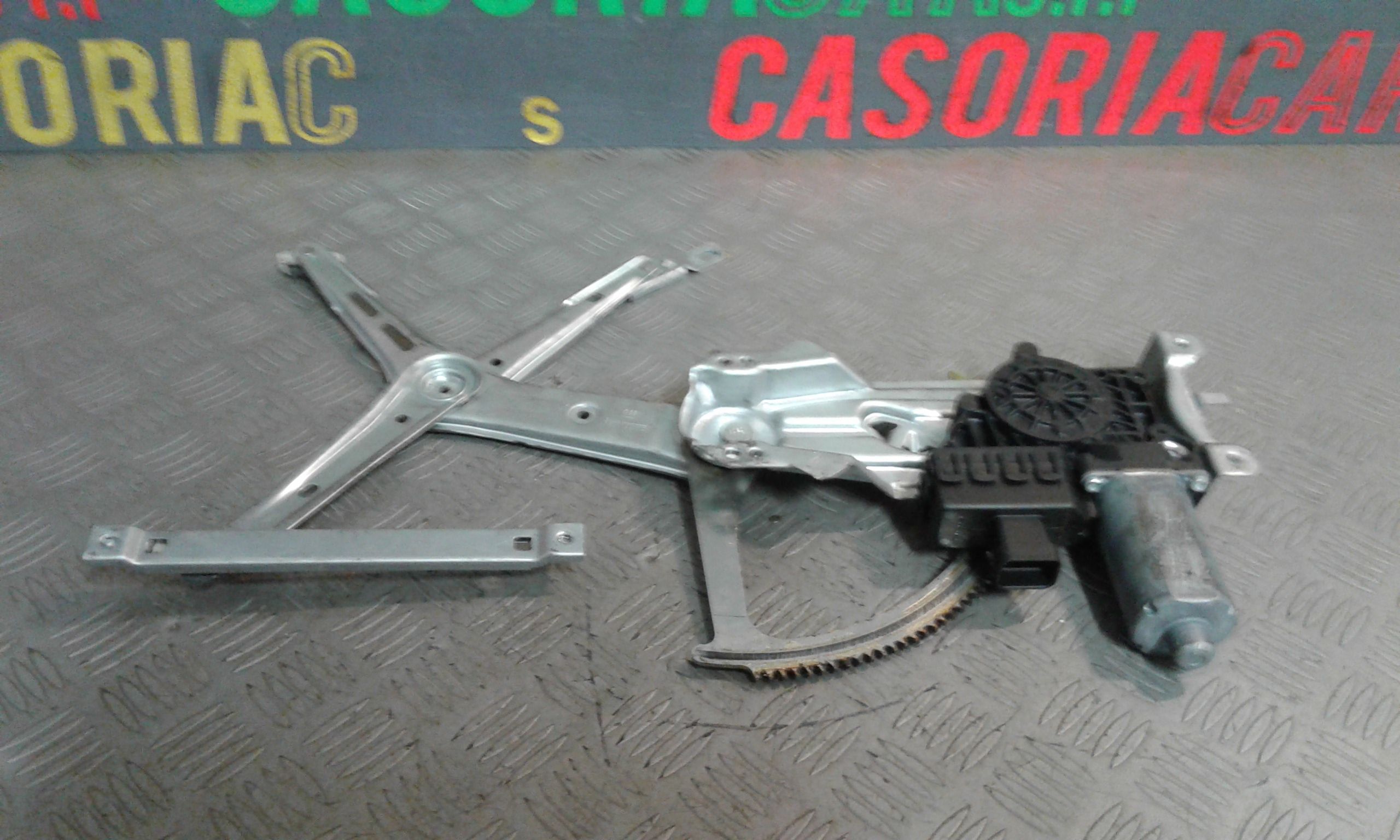 Alzacristallo Porta Ant. Destro Usato