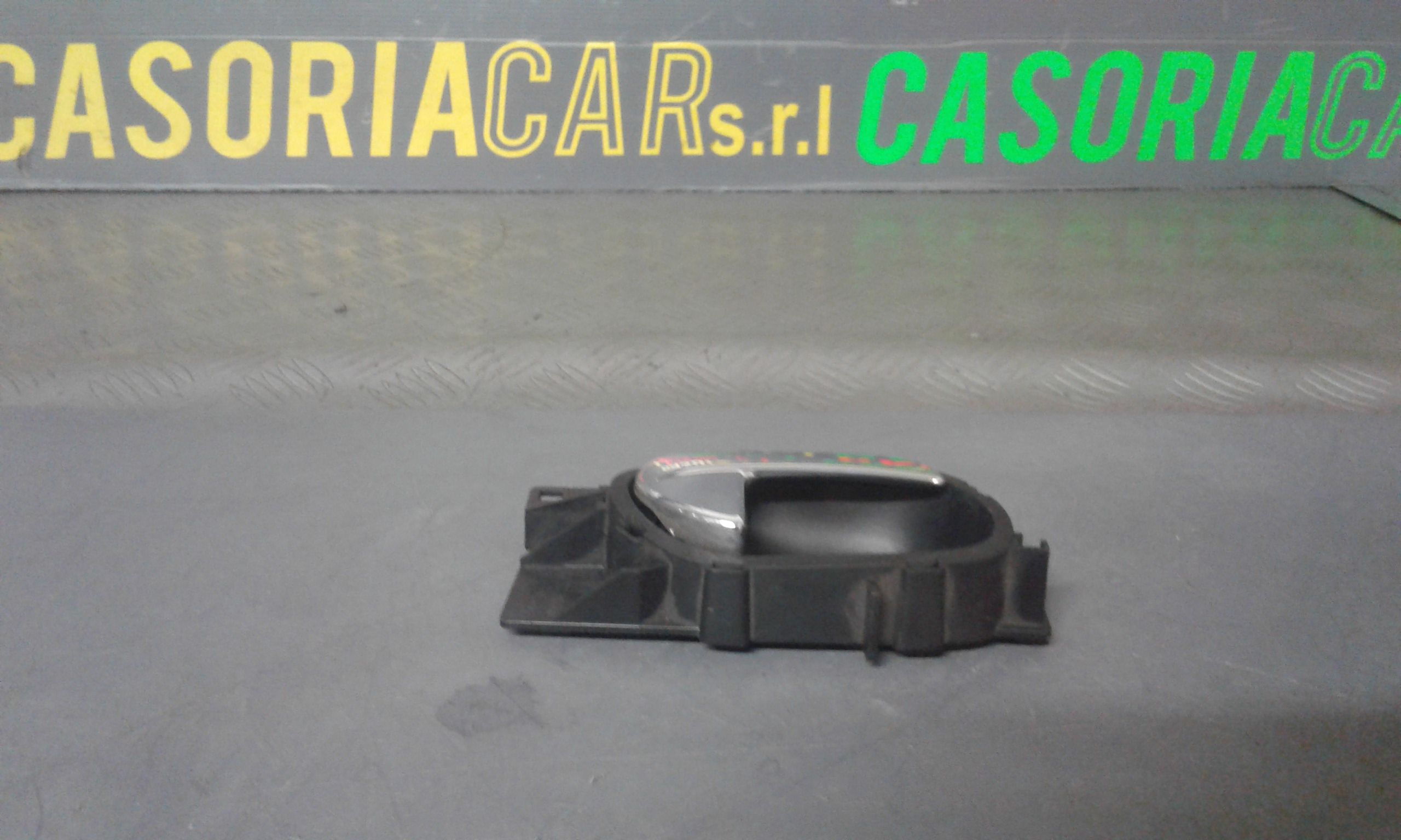 Maniglia Int. Apertura Porta Ant. Destro Usato