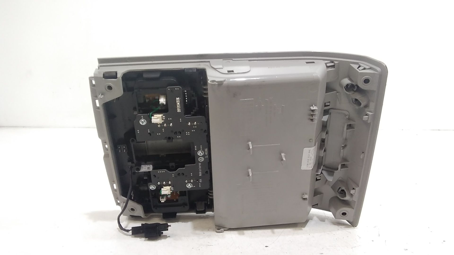 Luce Cortesia Ant. Tetto 5TA947105IGI Usato