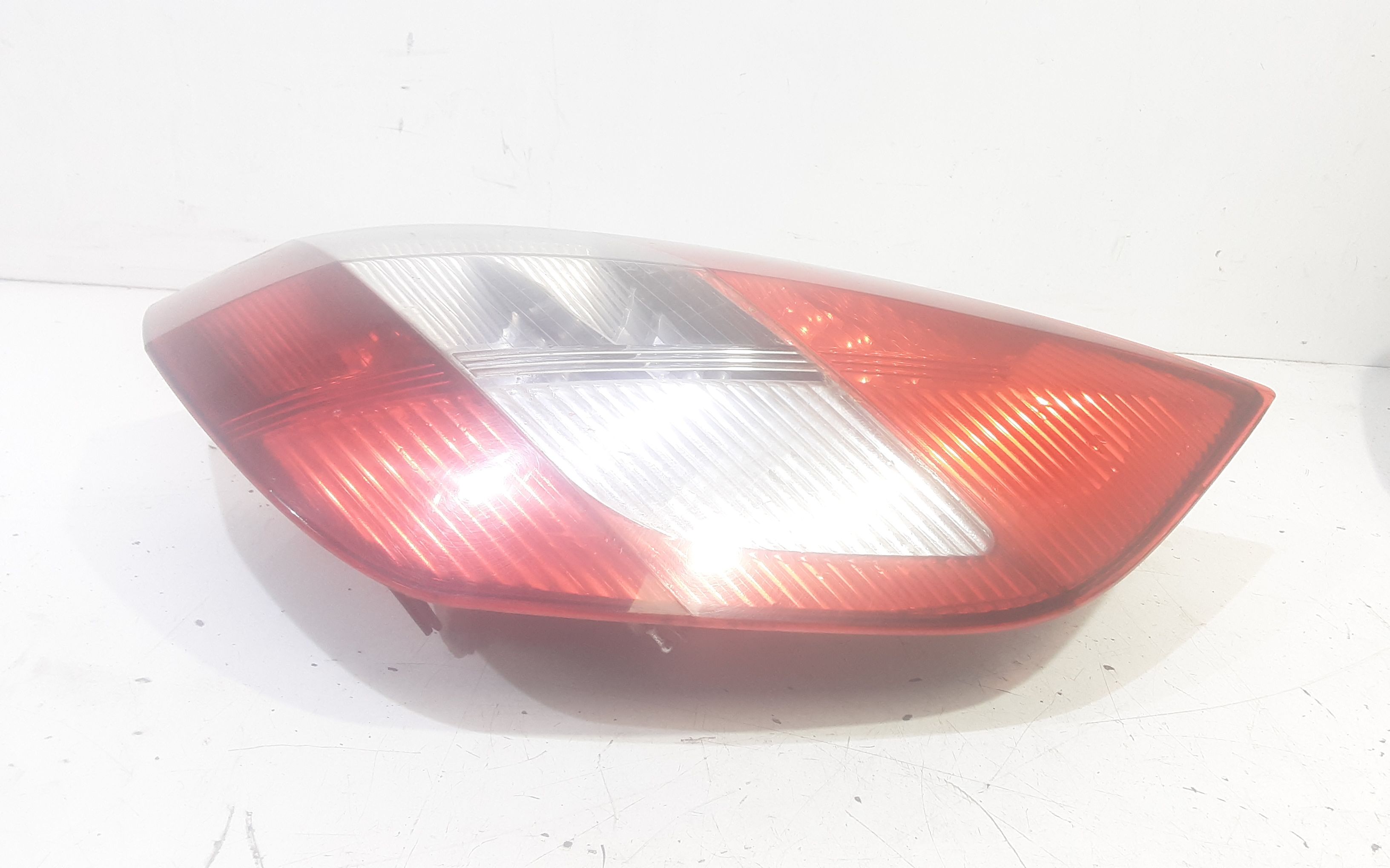 Fanale Post. Destro 8200127702 Usato