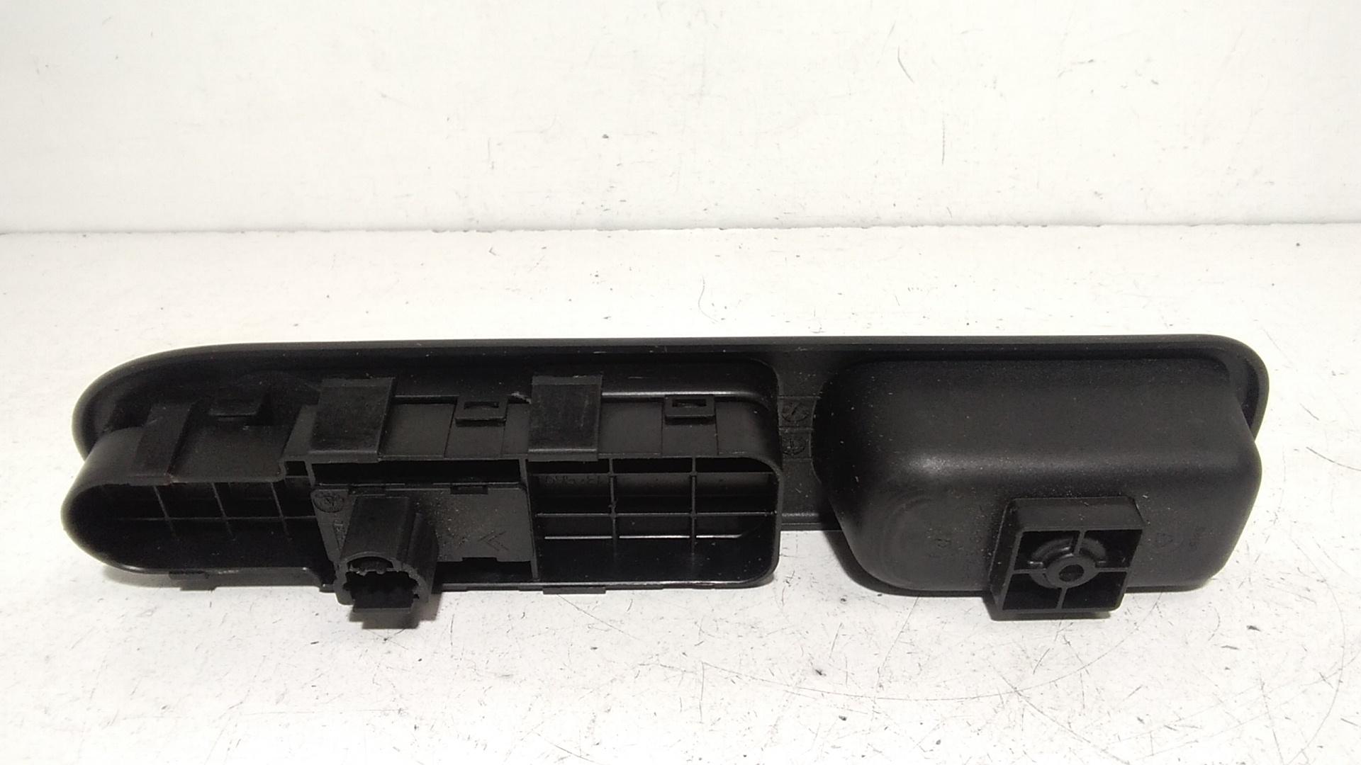 Interruttore Alzacristalli Porta Ant. Destro Usato