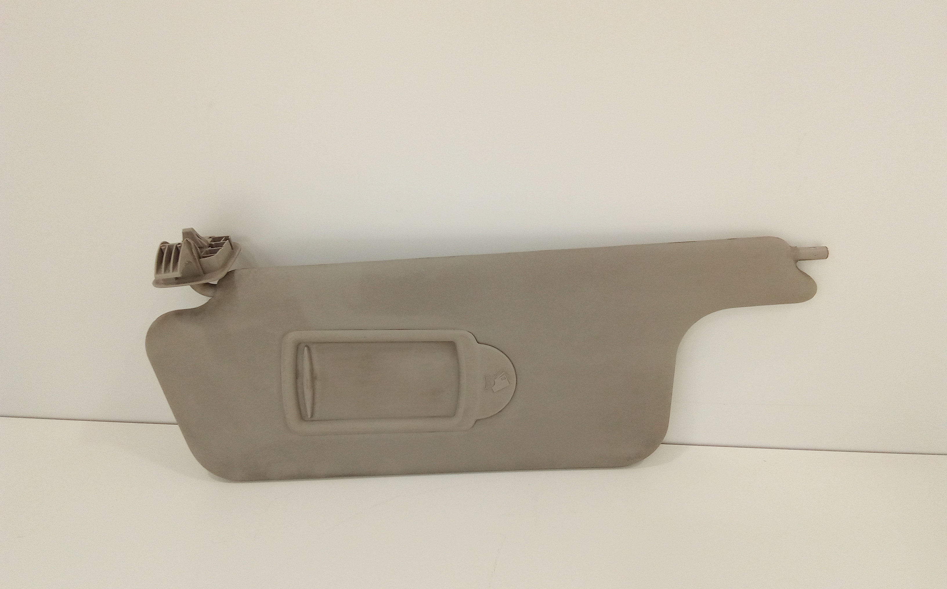 Aletta Parasole Parabrezza Sinistro 8200329035 Usato