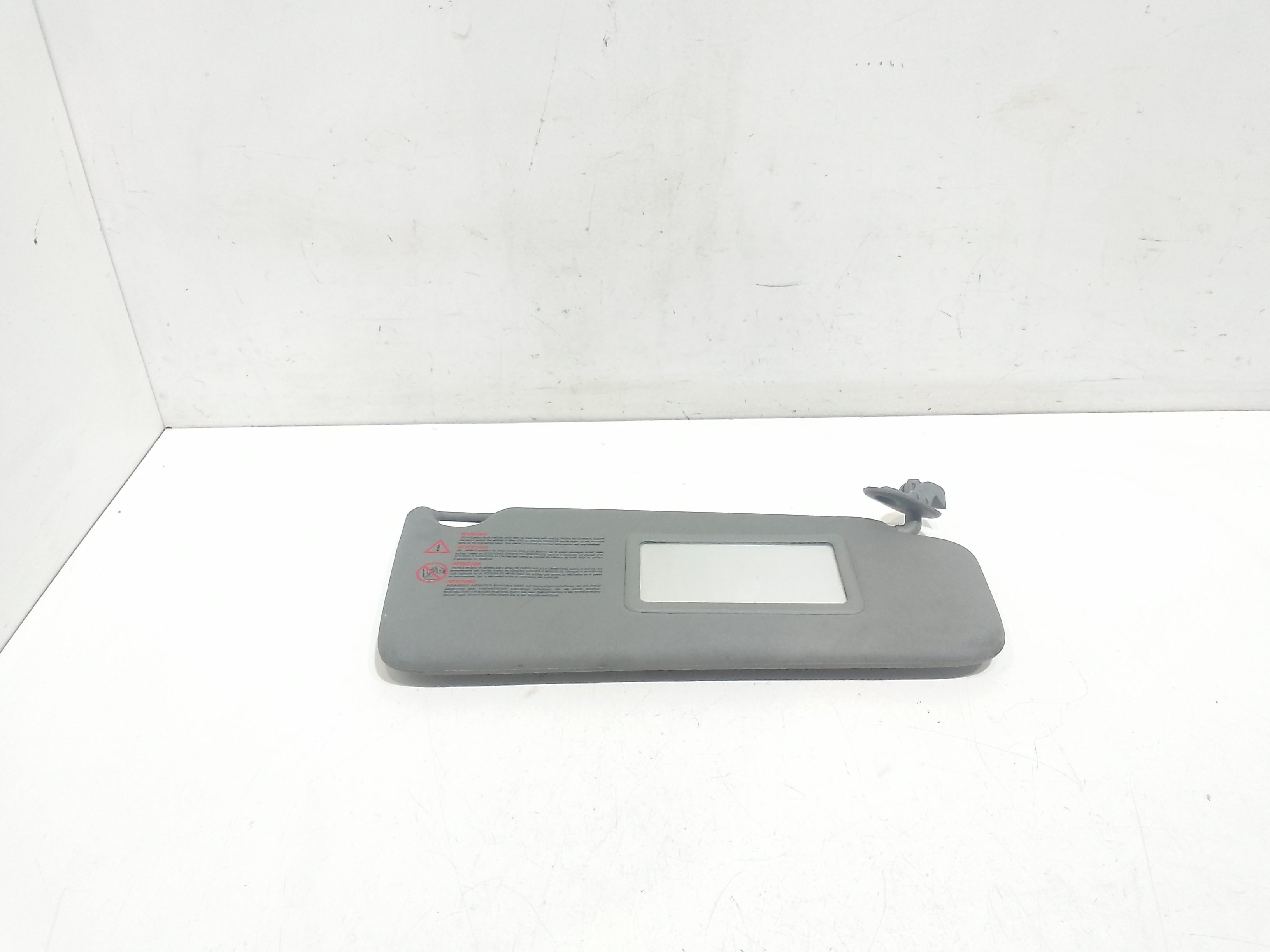 Aletta Parasole Parabrezza Destro 8200240038 Usato